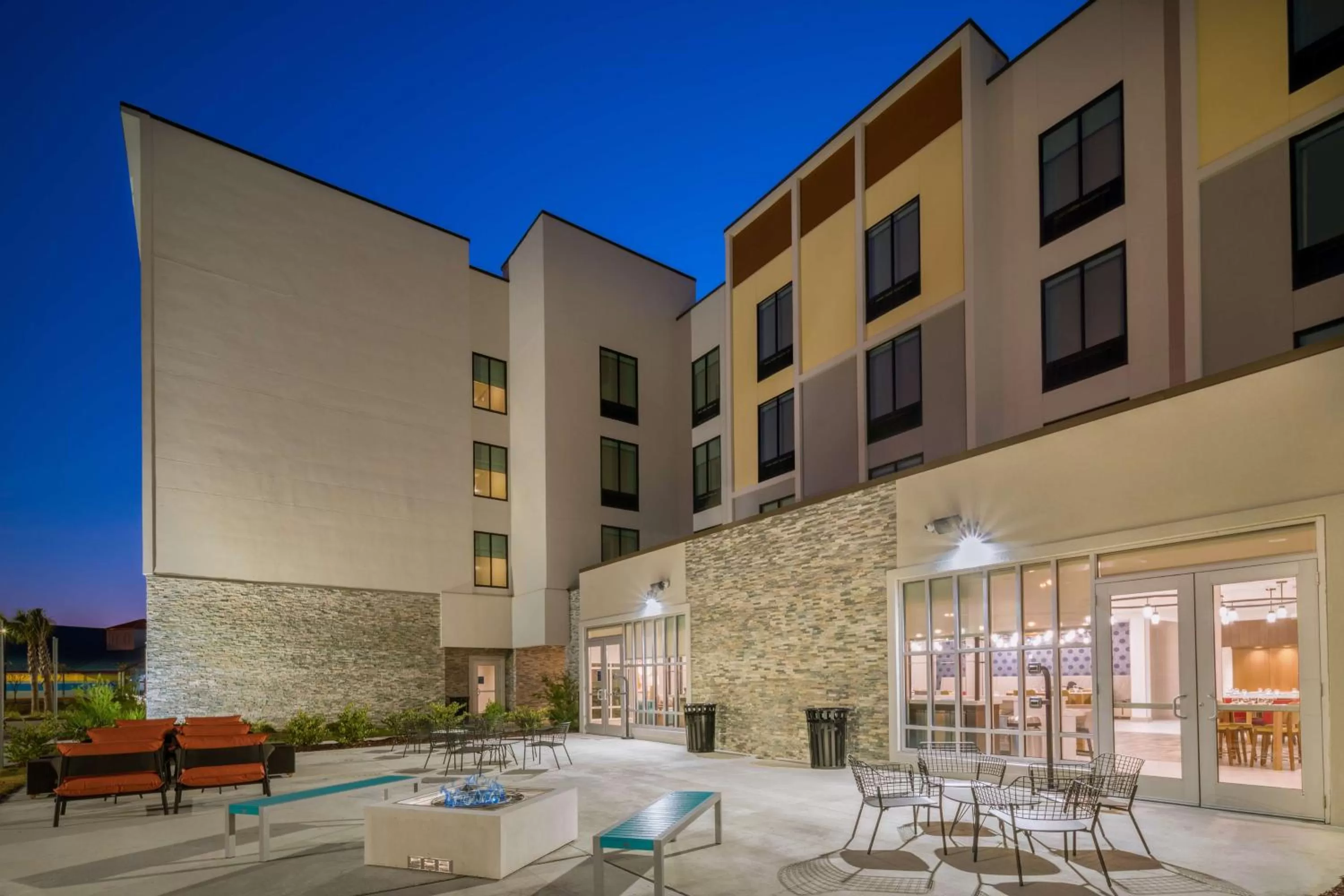 Patio in Hilton Garden Inn Brunswick