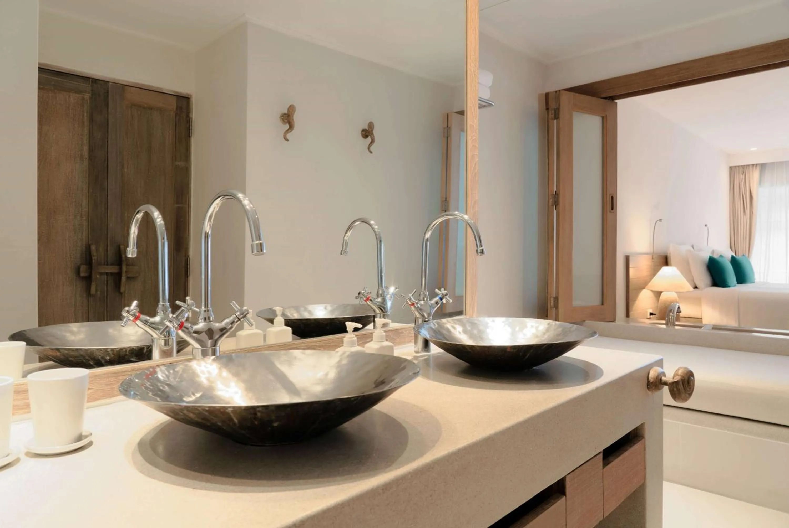 TV and multimedia in Wyndham Hua Hin Pranburi Resort & Villas