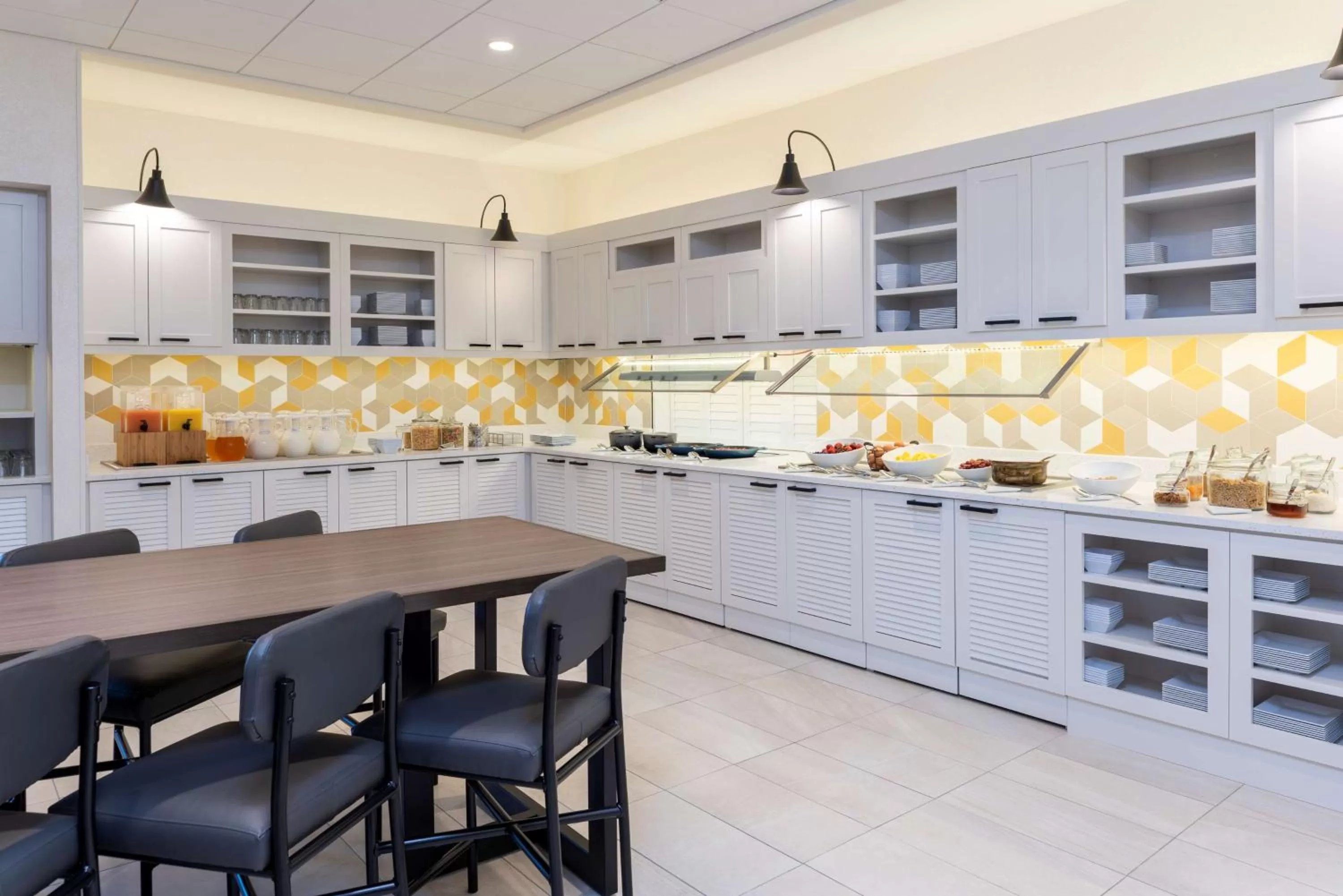 Restaurant/places to eat in Hyatt Place Flint/Grand Blanc