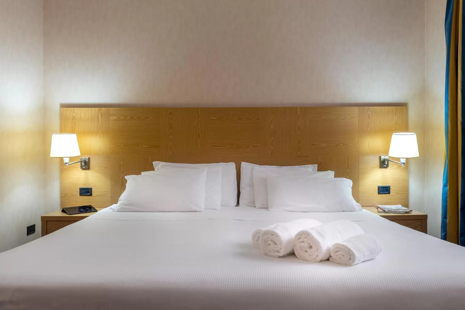 Bedroom, Bed in Best Western Cavalieri Della Corona