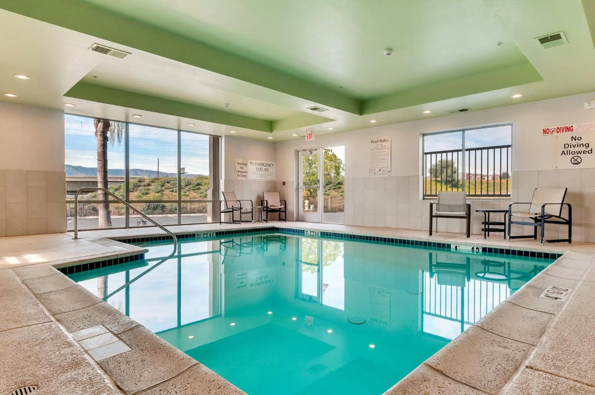 Swimming pool in Holiday Inn Express Hotel & Suites Lake Elsinore by IHG