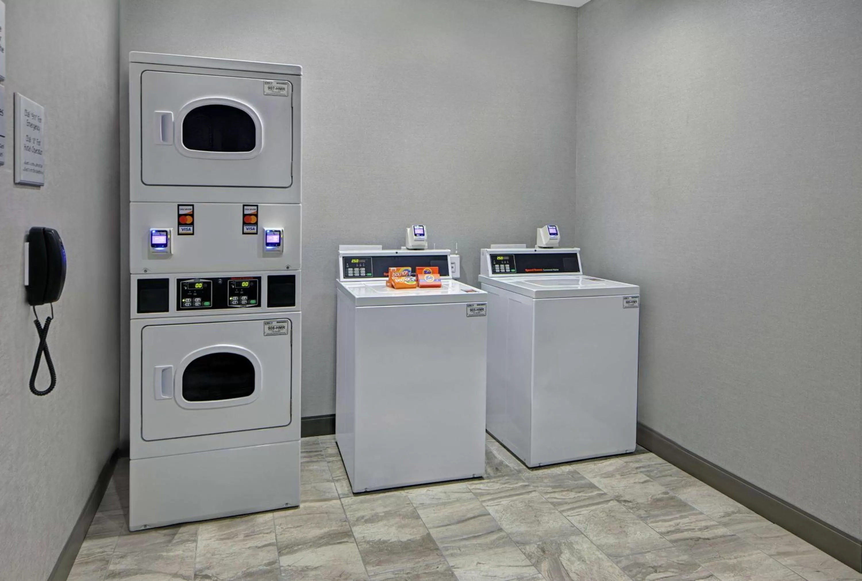 Property building in Hampton Inn Weslaco