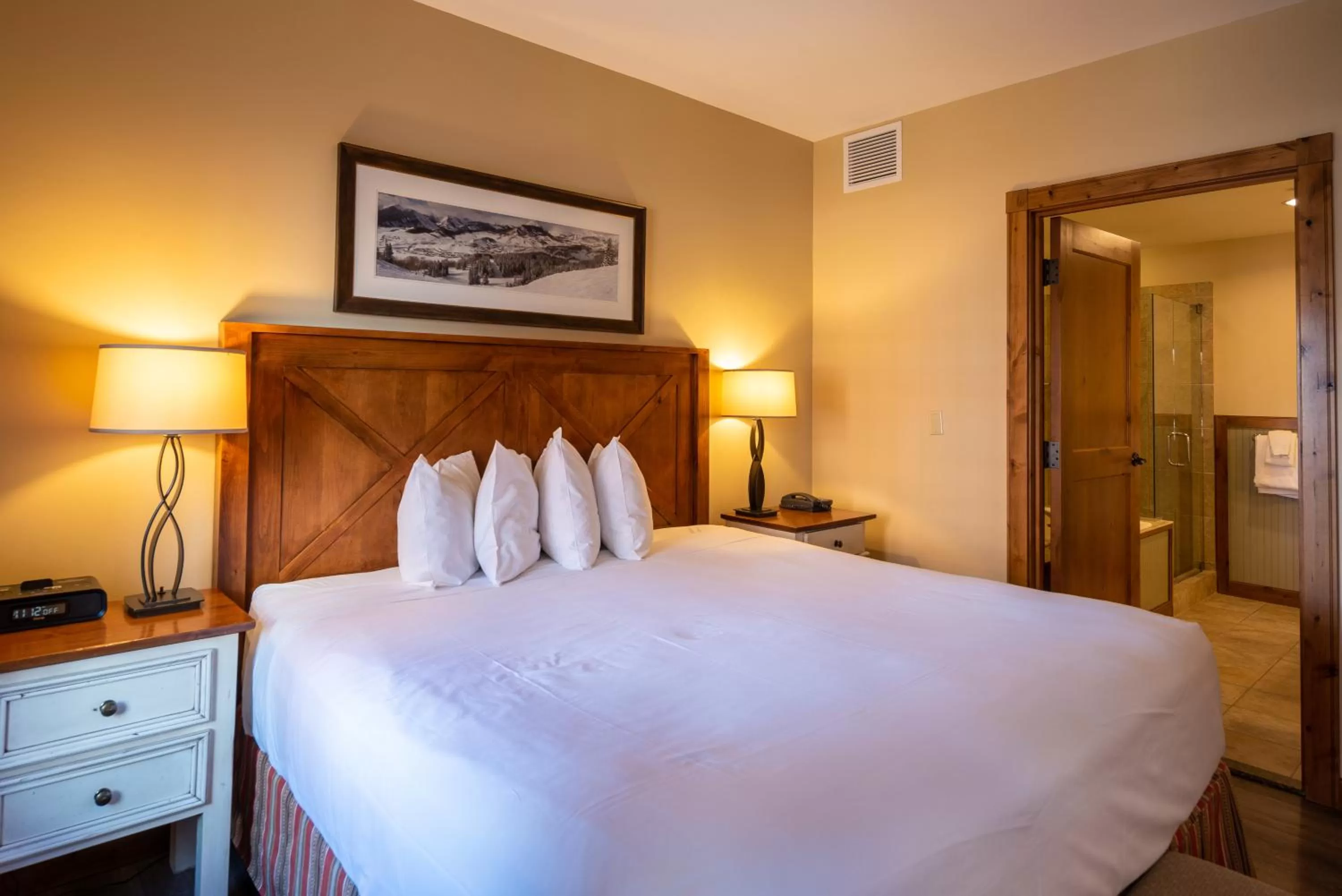 Bed in The Lodge at Mountaineer Square, A Vail Resorts Property