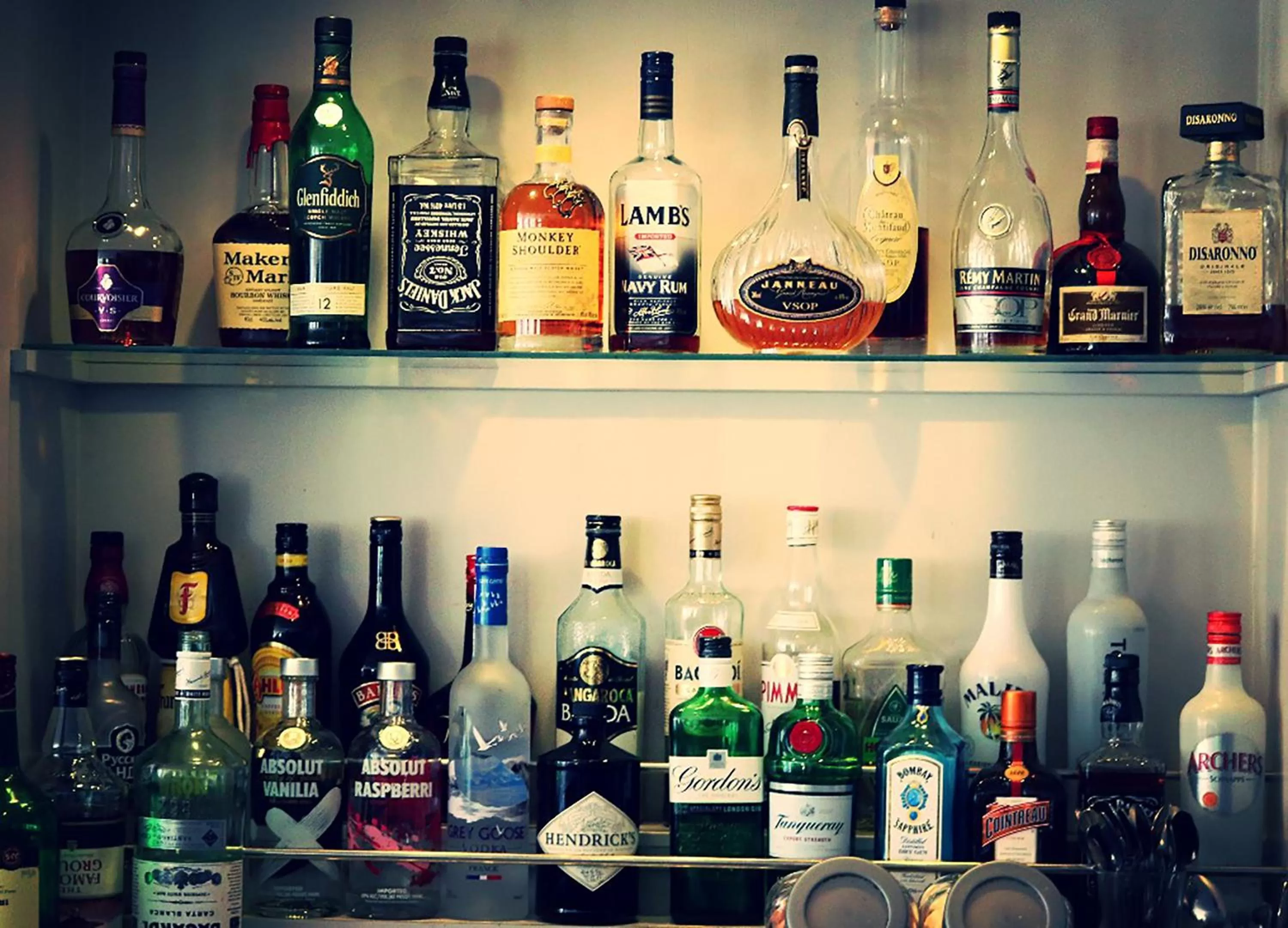 Alcoholic drinks in The Oyster Smack