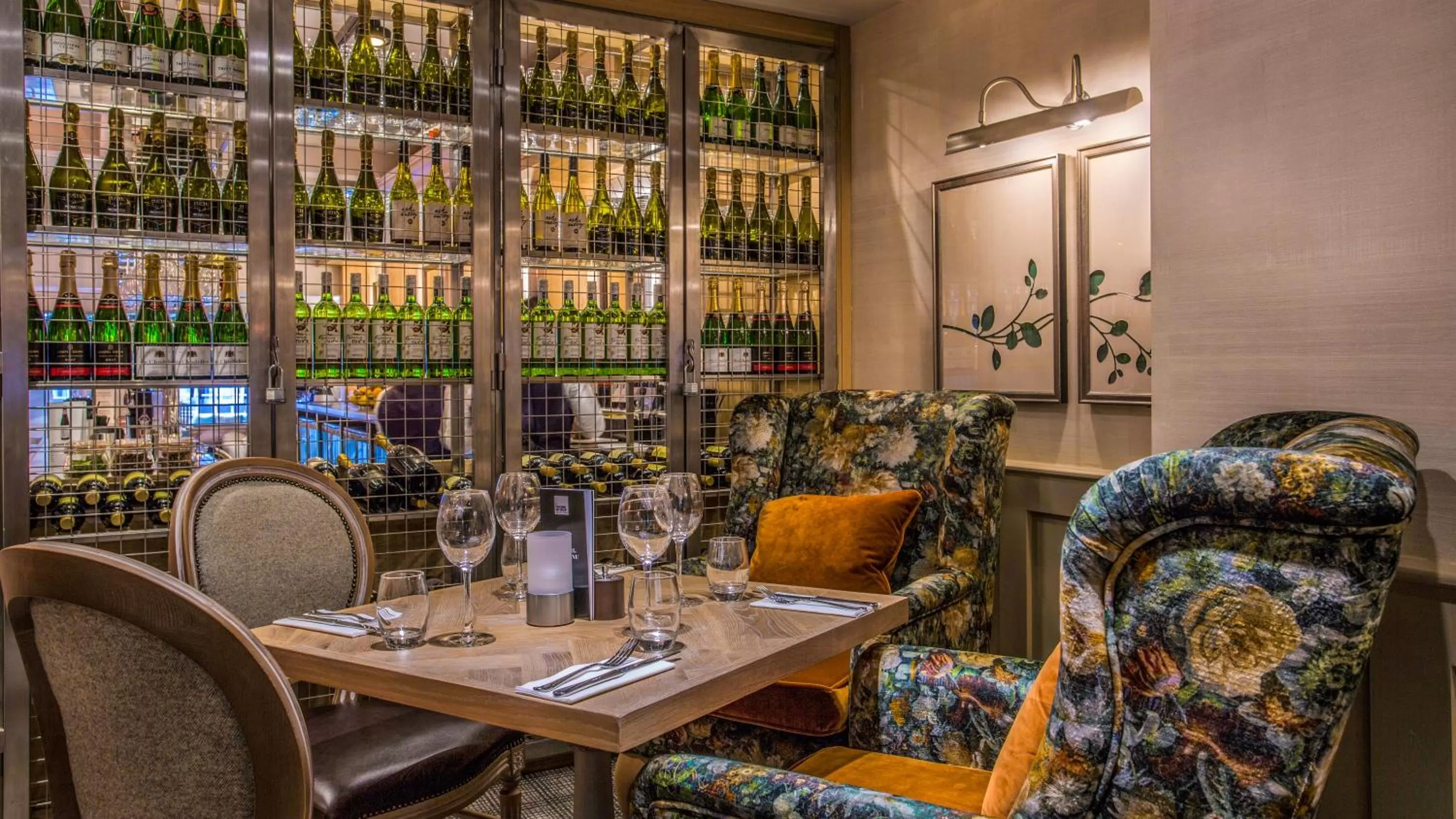 Lounge or bar in The Three Swans Hotel, Hungerford, Berkshire - The Coaching Inn Group