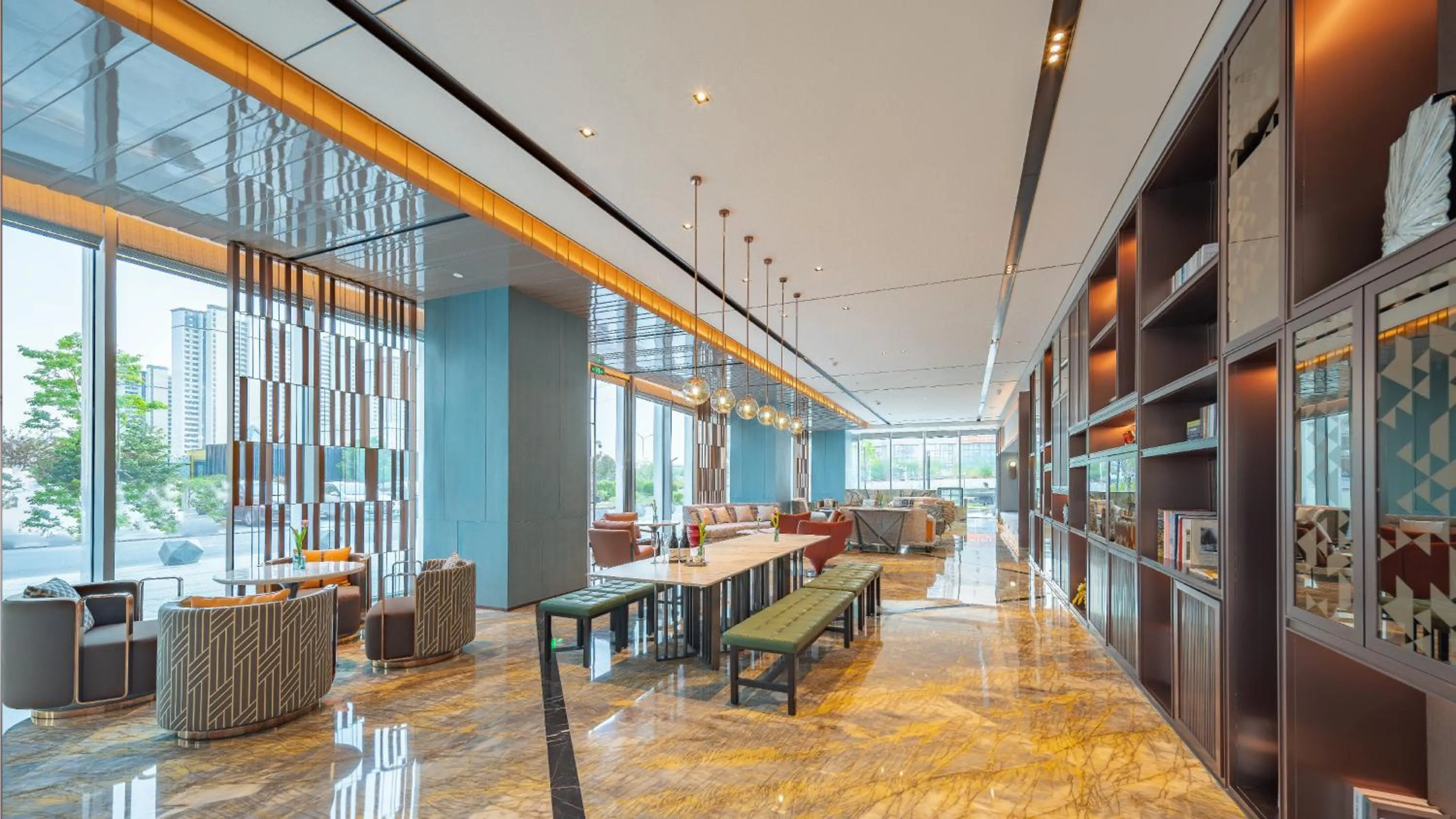 Lounge or bar in Holiday Inn Changchun Oriental Plaza by IHG