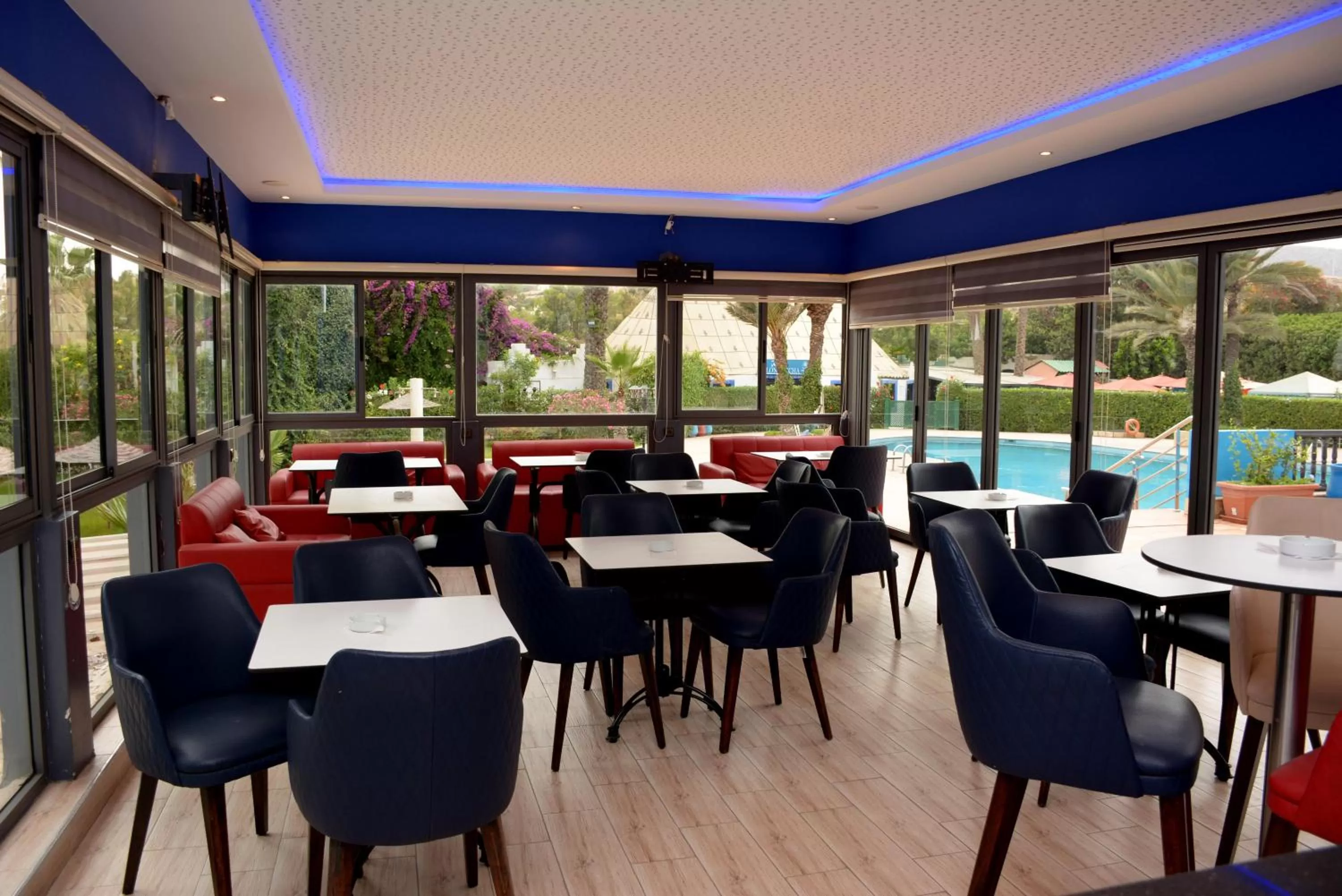 Lounge or bar in Oasis Hotel & Spa