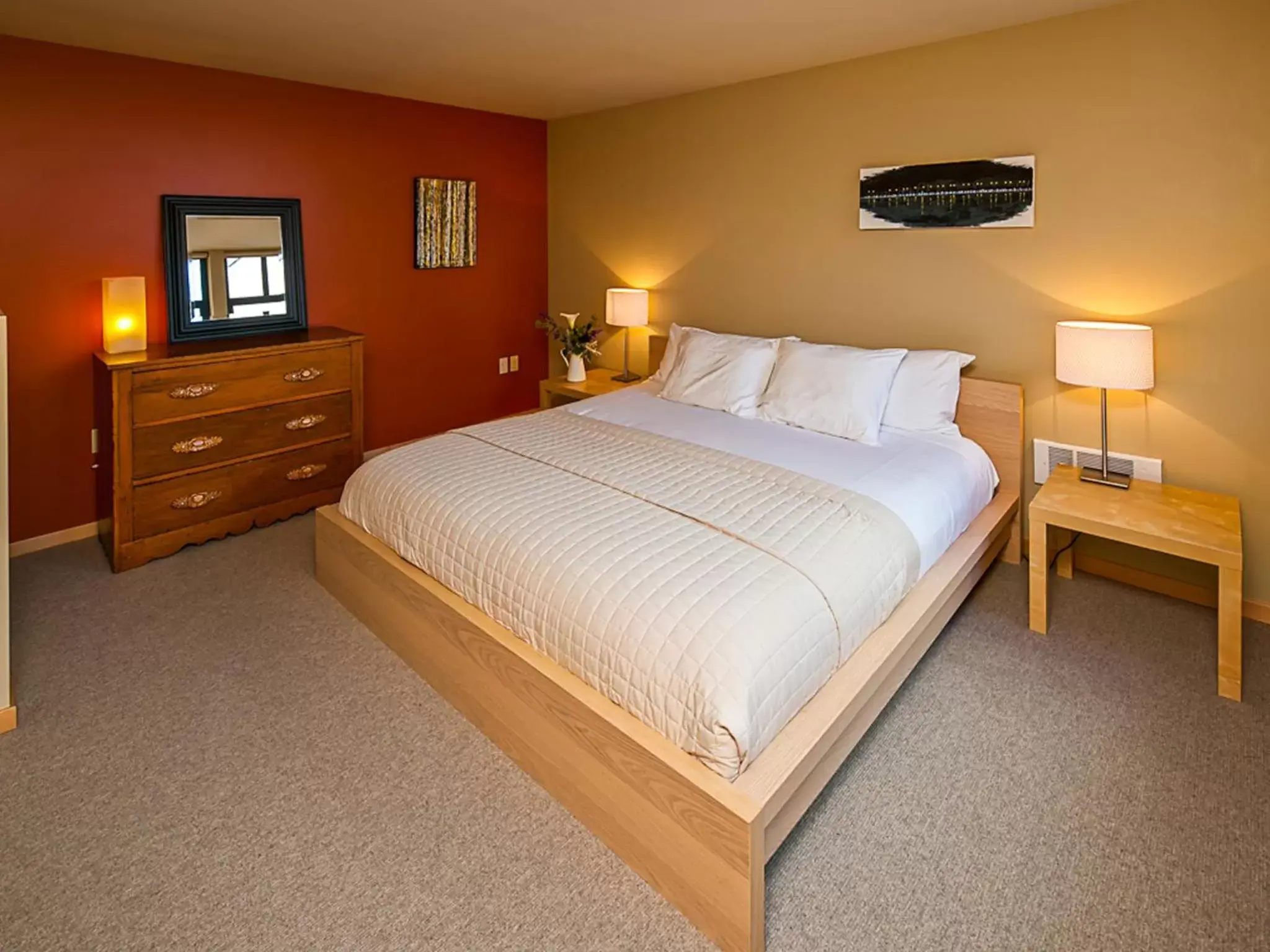 Standard One-Bedroom Apartment in Island Inn at 123 West Standard One-Bedroom Apartment in Island Inn at 123 West