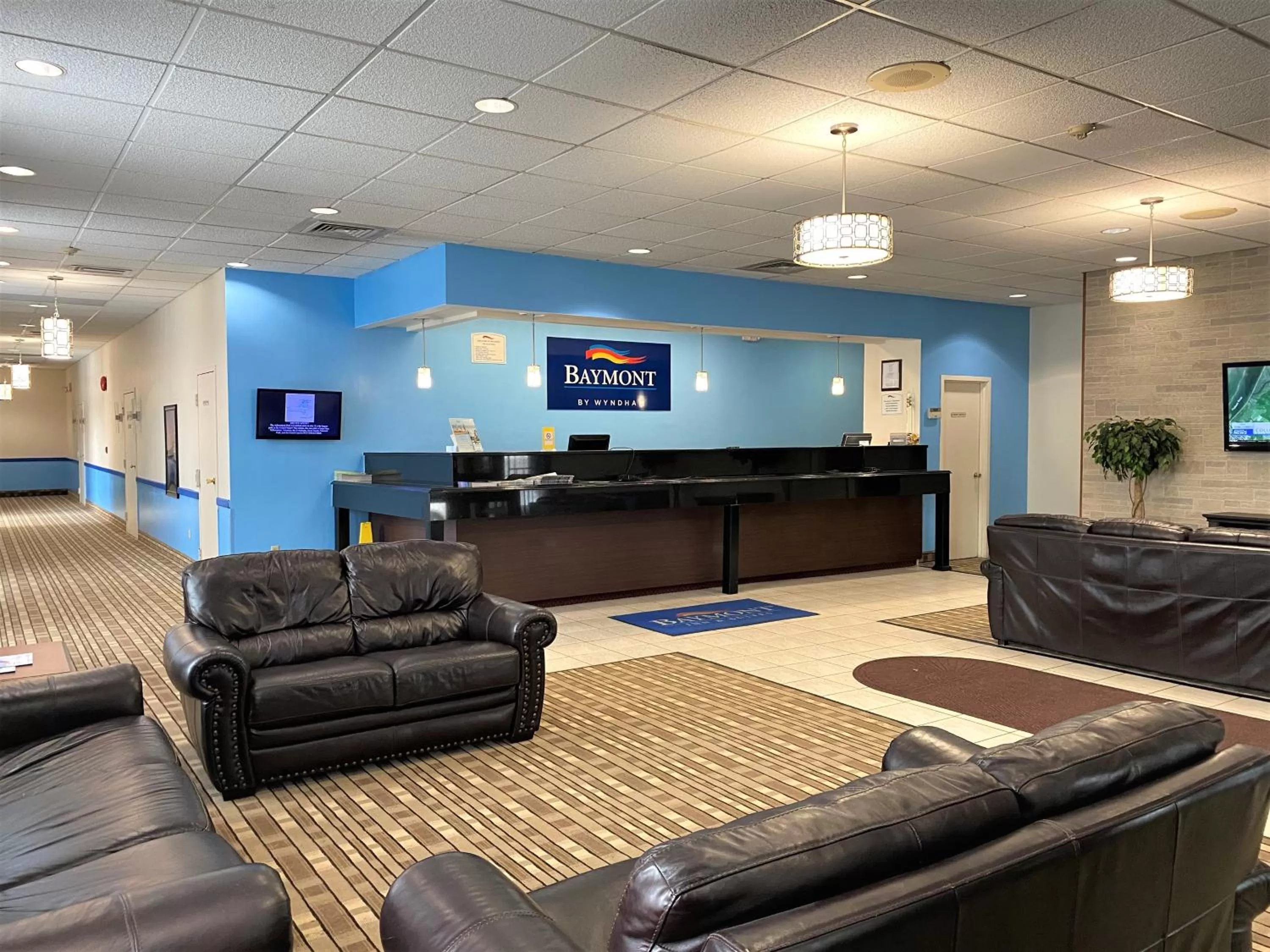 Lobby or reception in Baymont by Wyndham Queensbury/Lake George