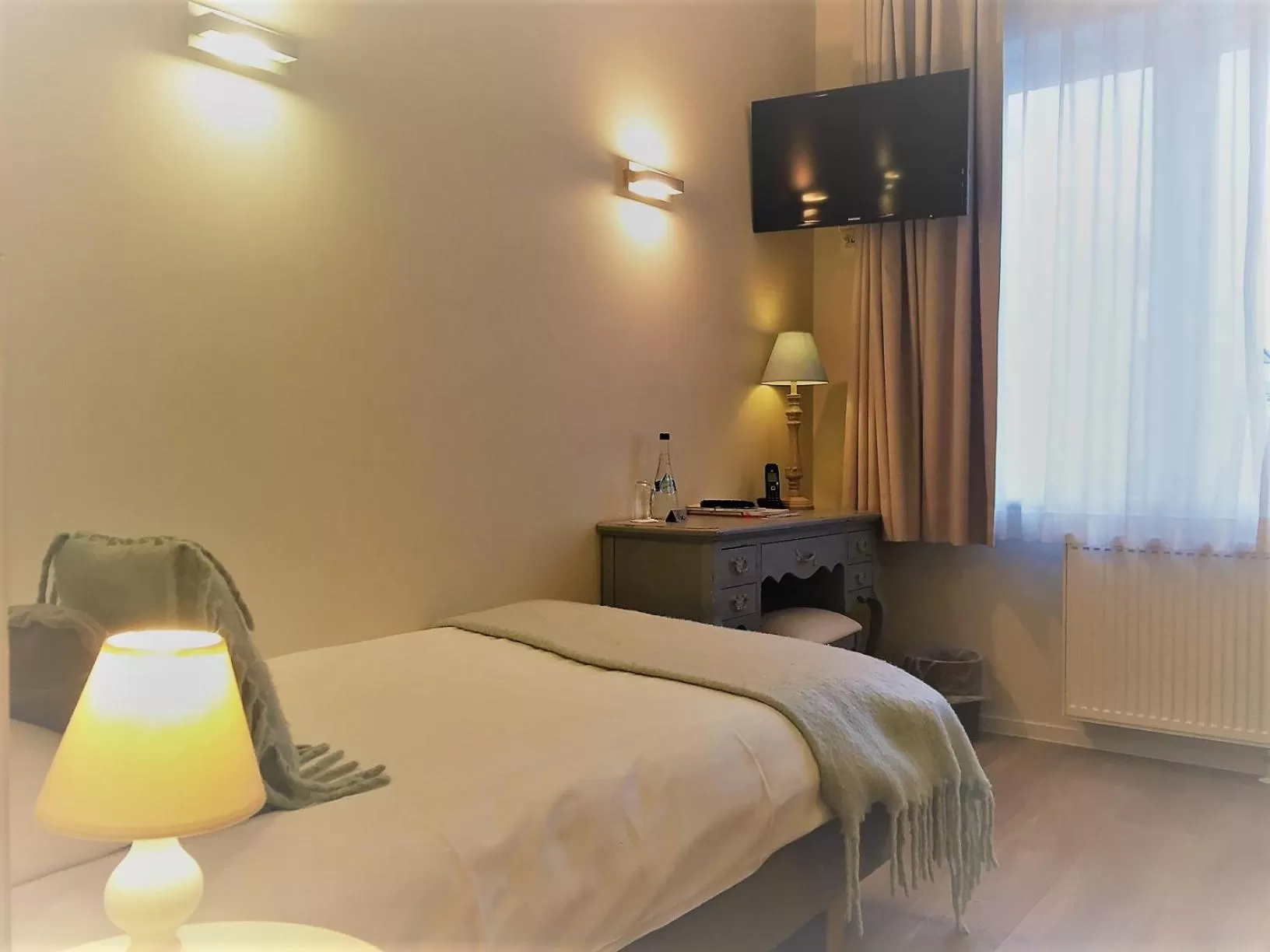 Bed in Hotel du Bassin