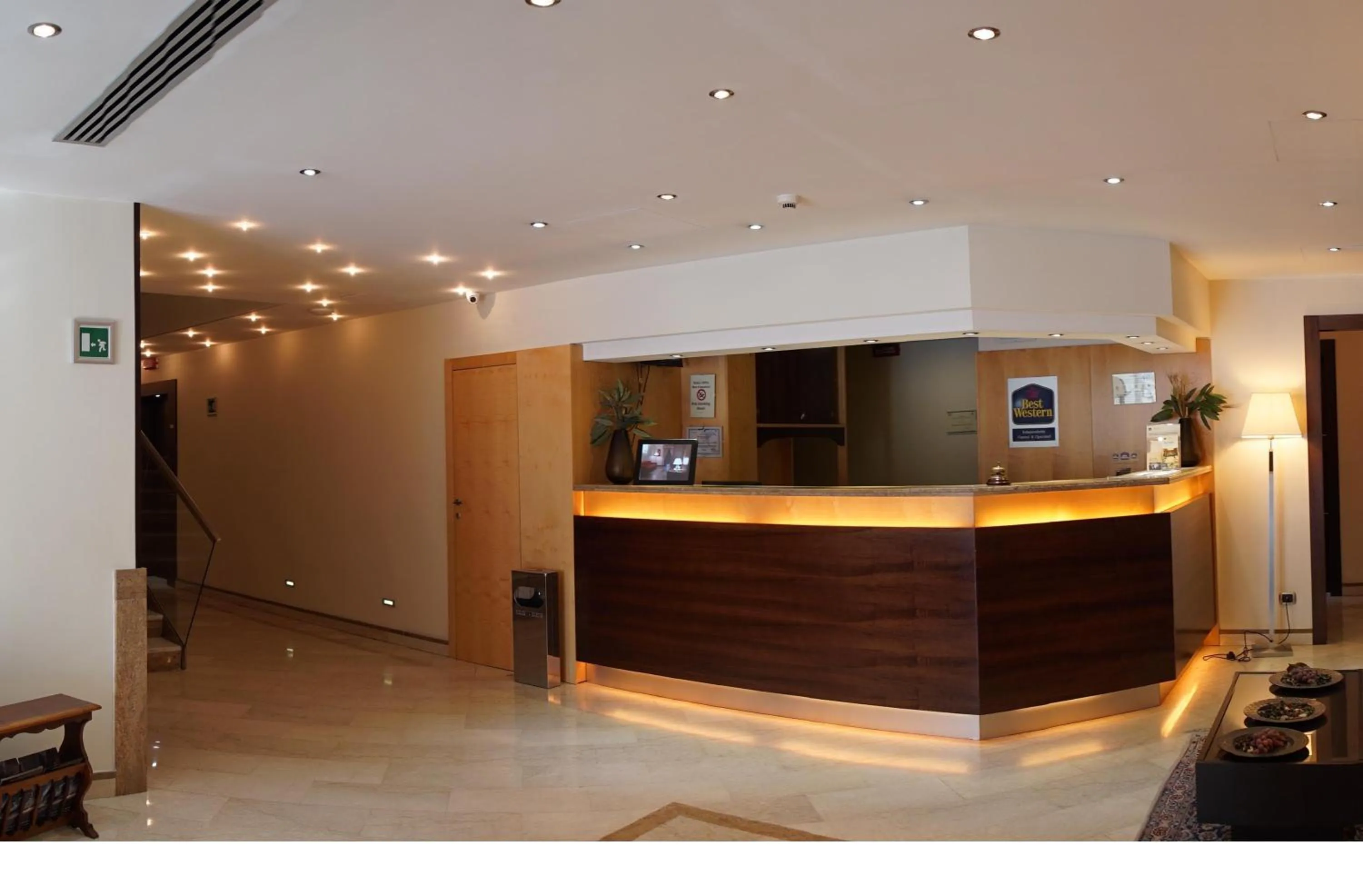 Lobby or reception in Suites & Residence Hotel