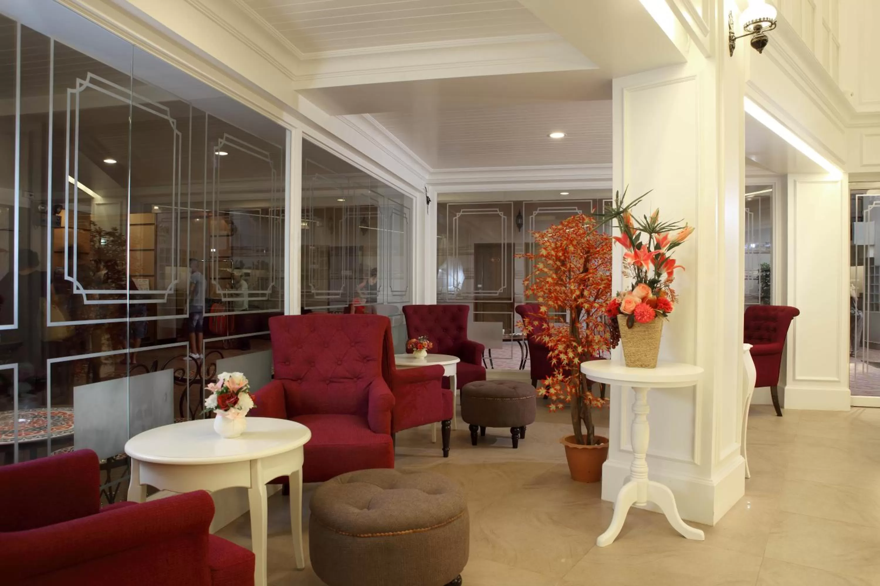 Lounge or bar in Khaosan Palace Hotel
