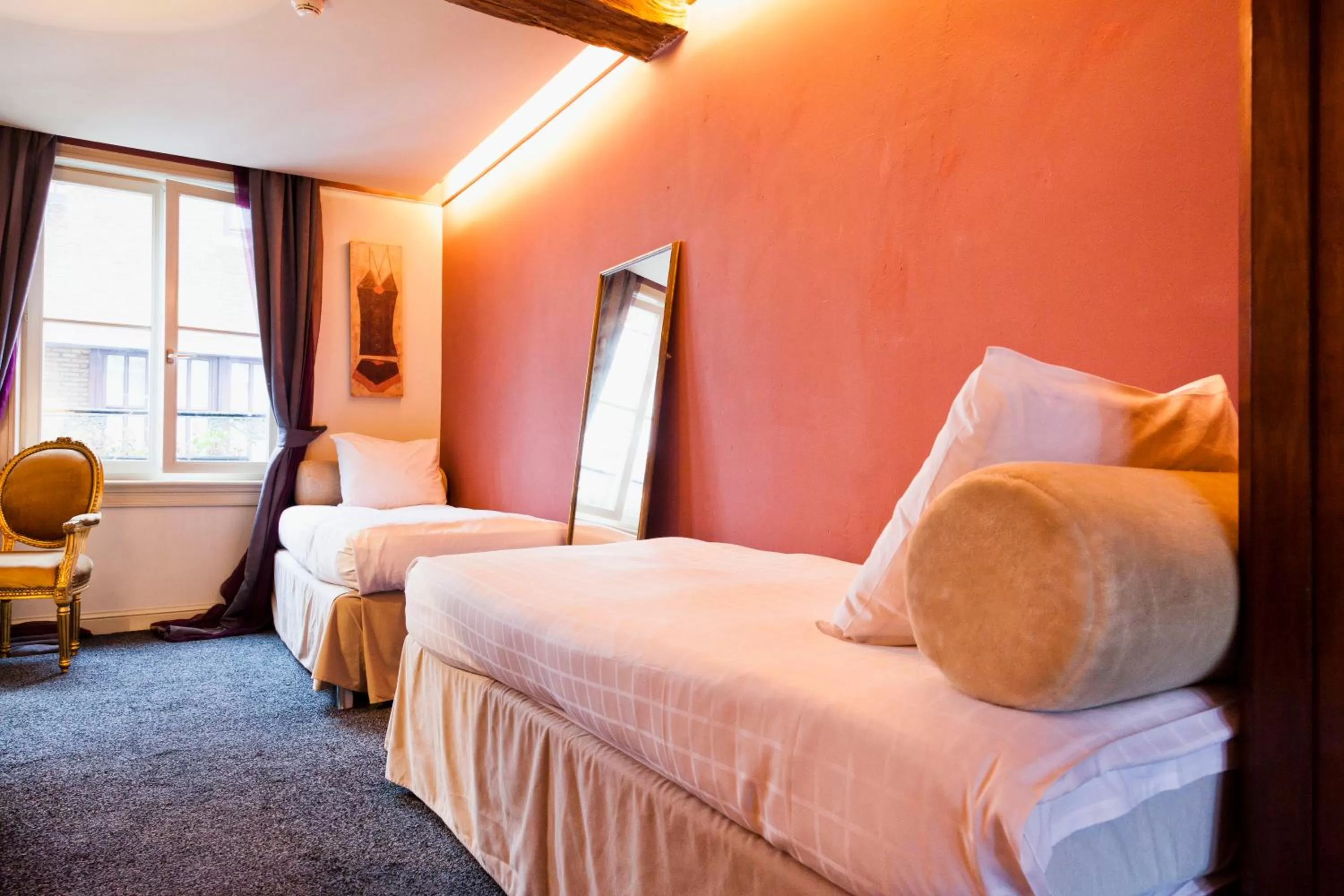 Day in Hotel Diamonds and Pearls