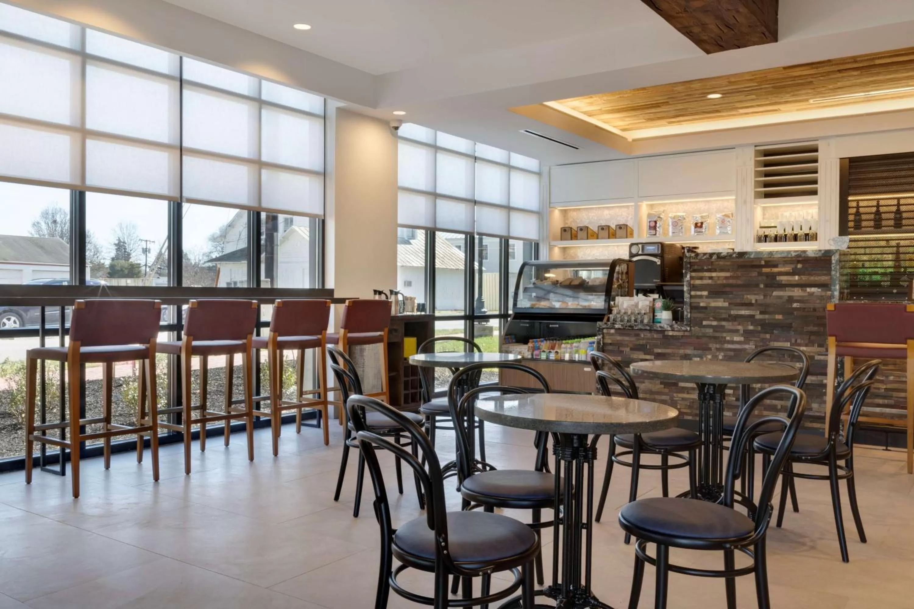 Restaurant/places to eat in Hilton Garden Inn Haymarket