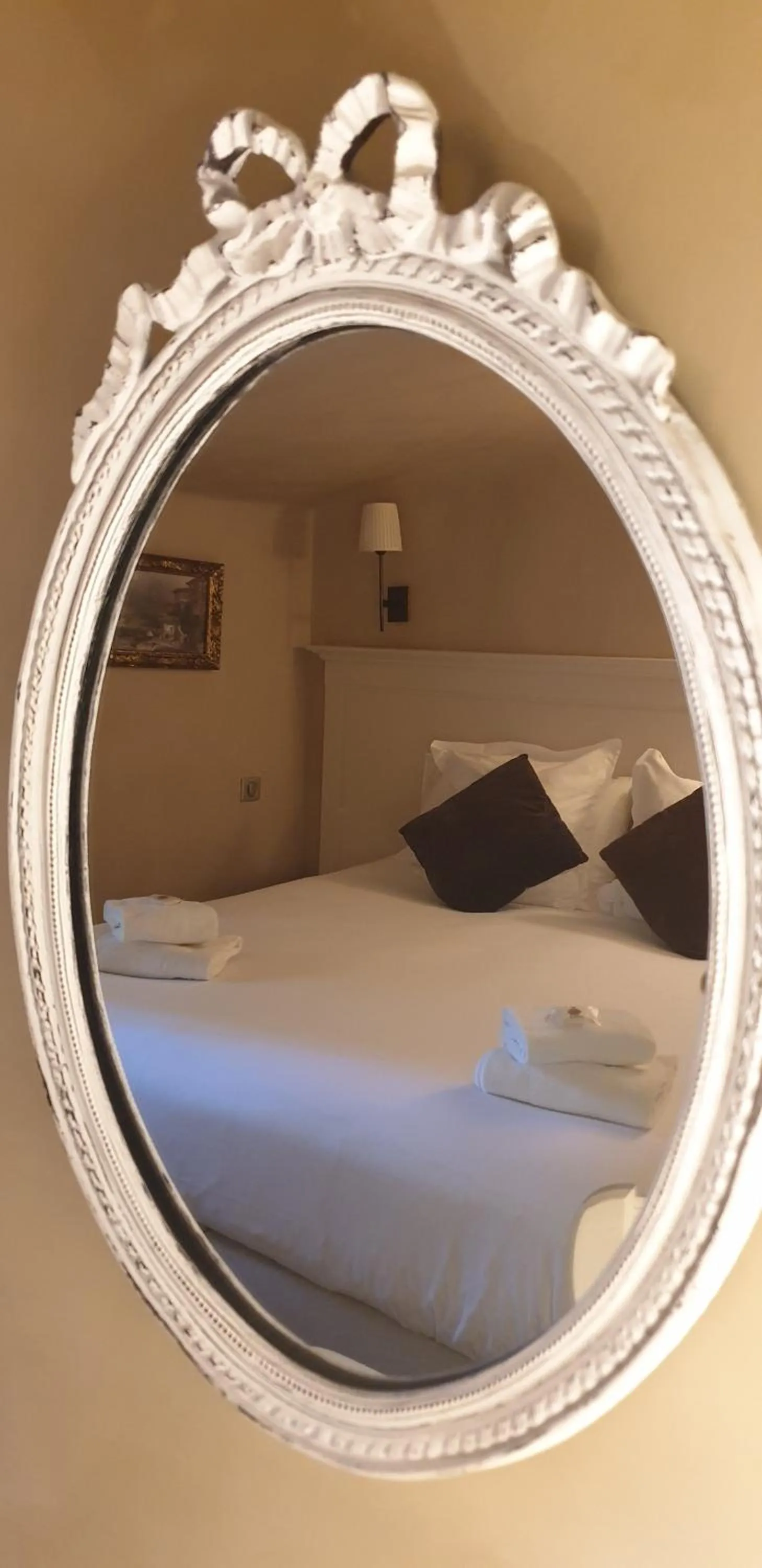 Bed in Les Quatre Dauphins