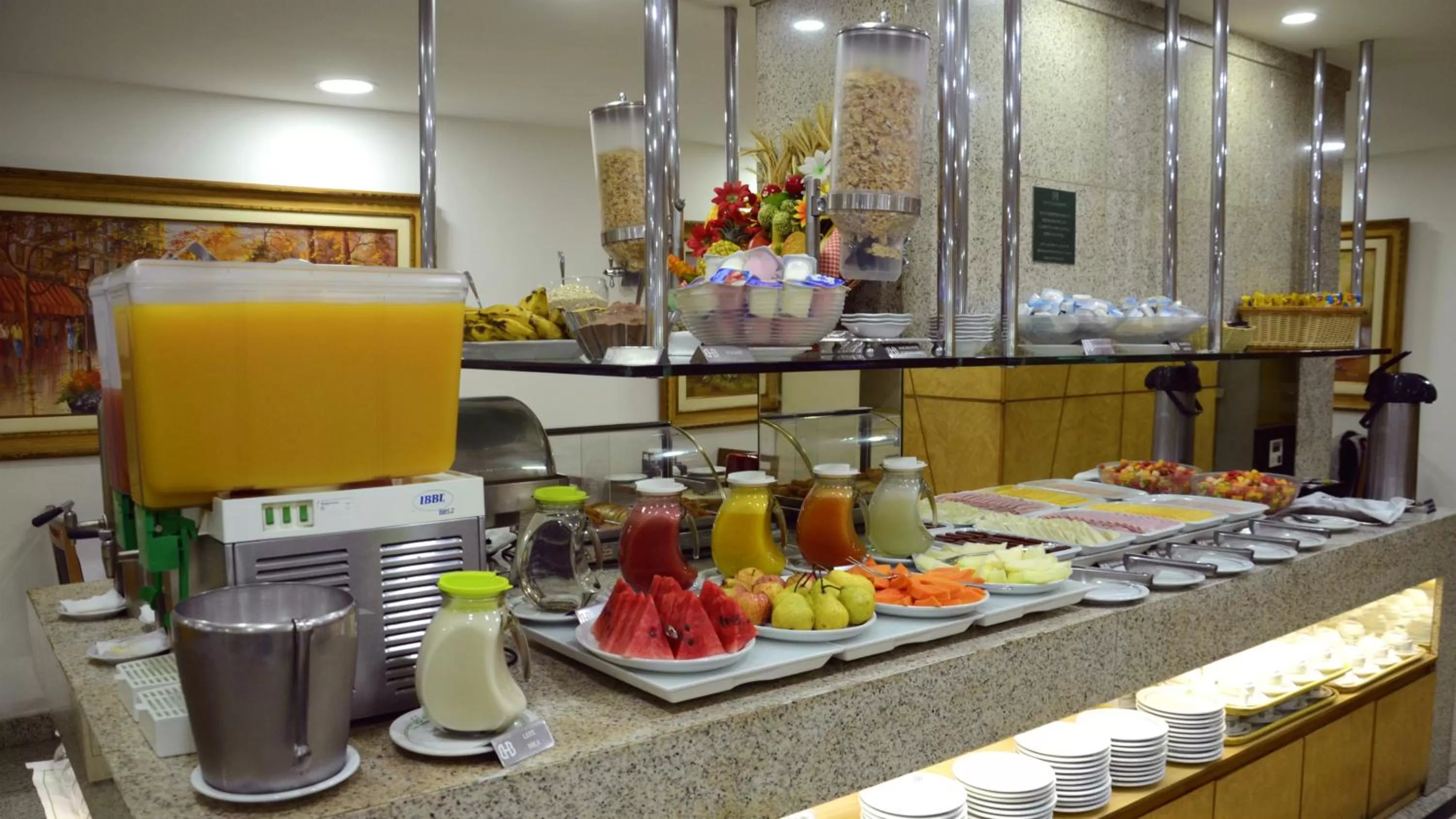 Buffet breakfast in Hotel Bandeirantes