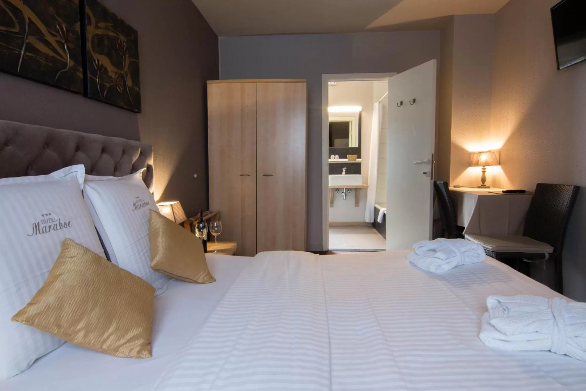 Bedroom, Bed in Hotel Maraboe