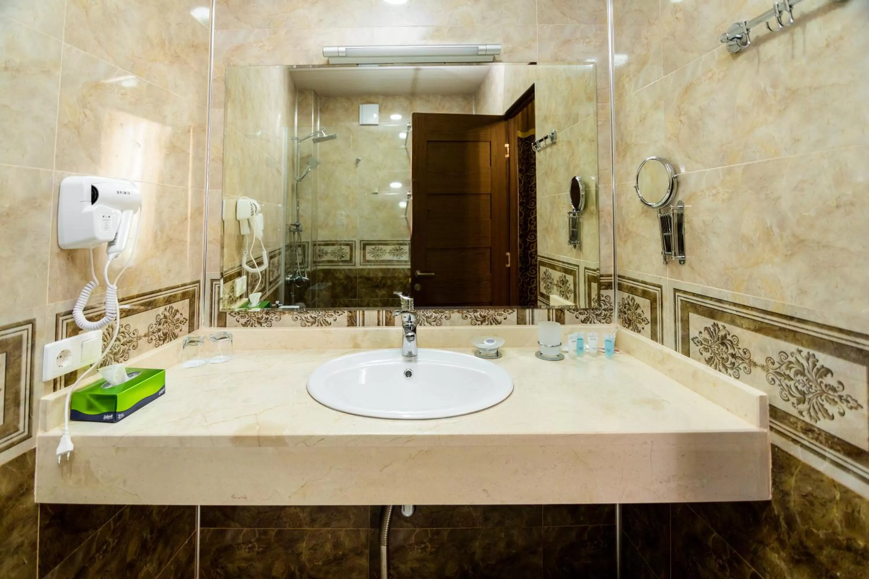 Bathroom in Elia Palace Hotel