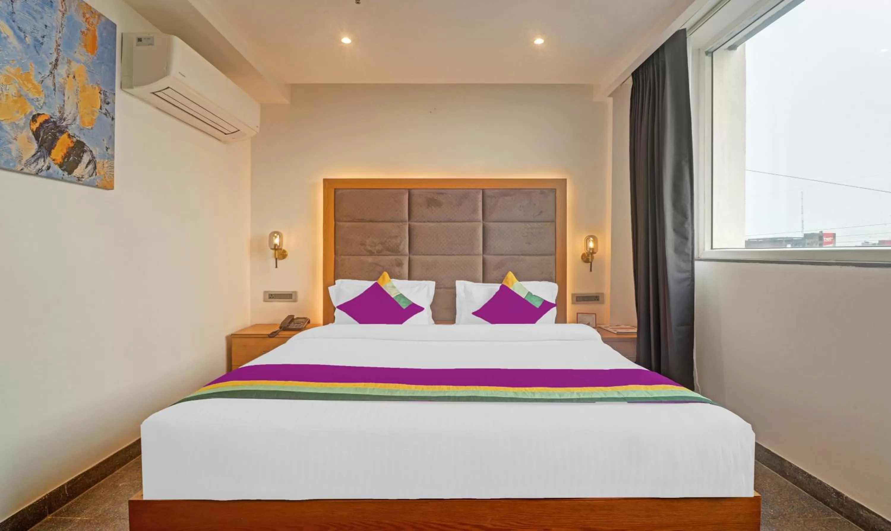 Bedroom, Bed in Treebo Tryst Tamarind