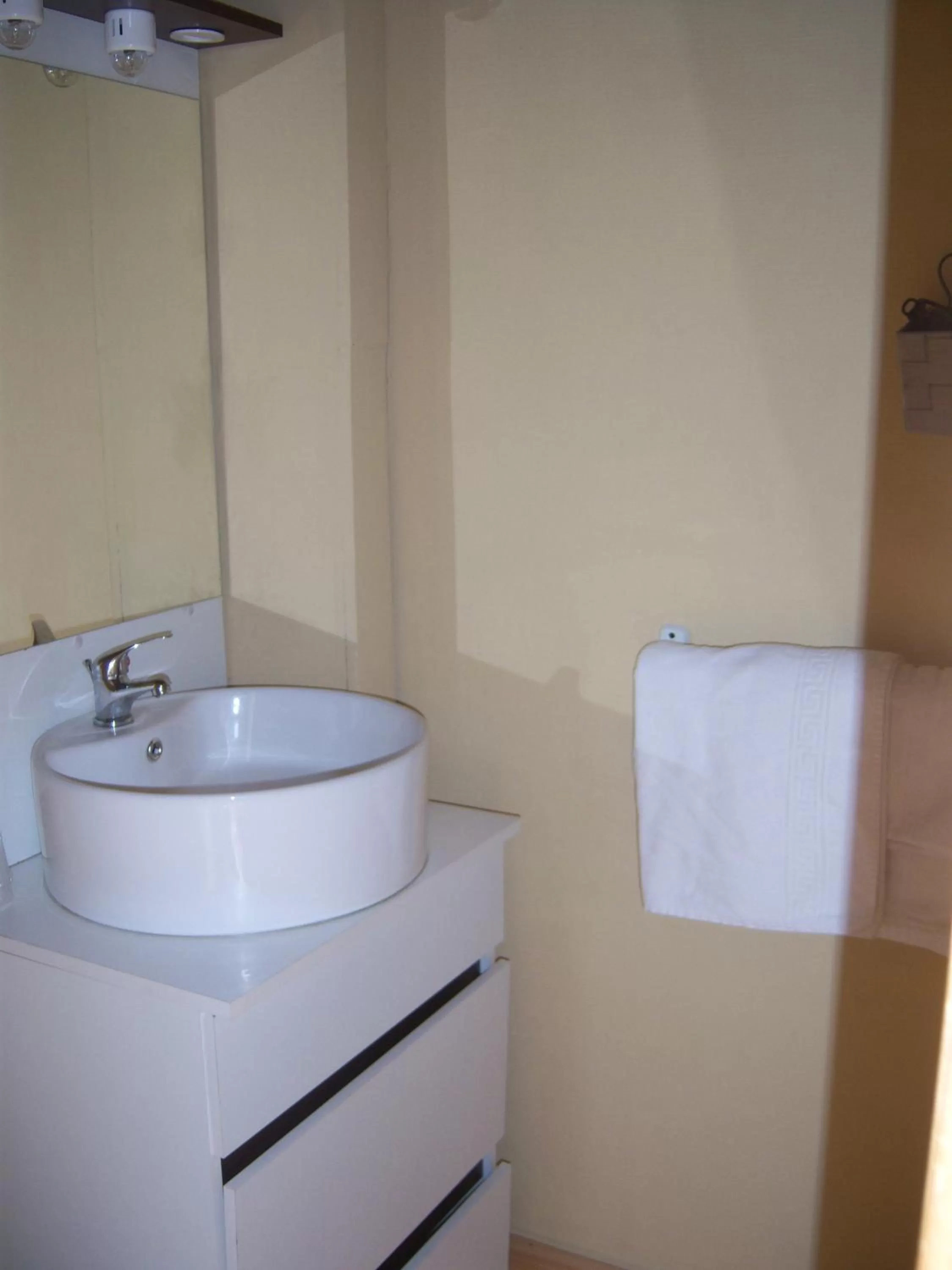 Bathroom in Hotel Edelweiss