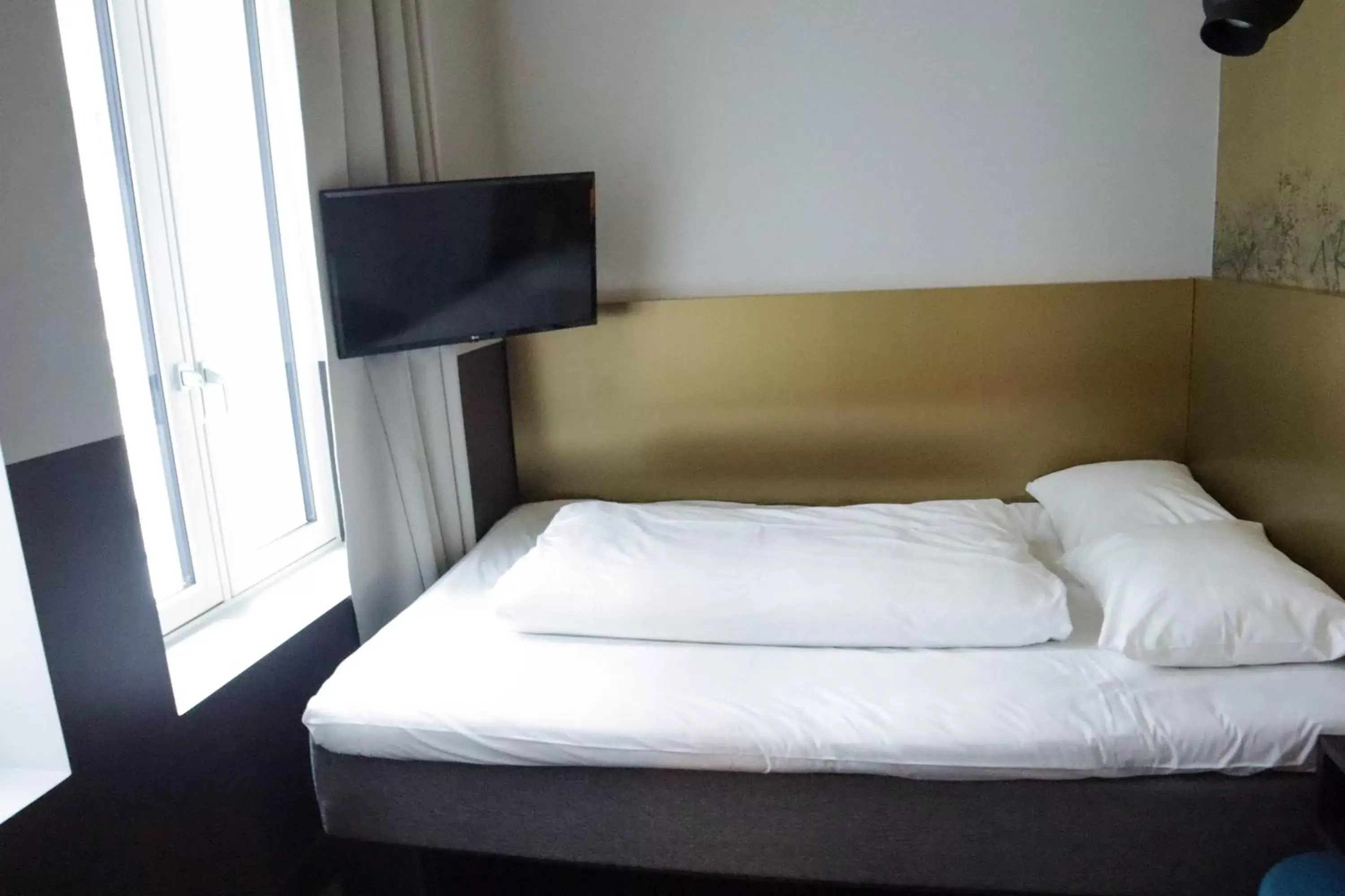 Compact Single in Comfort Hotel Karl Johan Compact Single in Comfort Hotel Karl Johan
