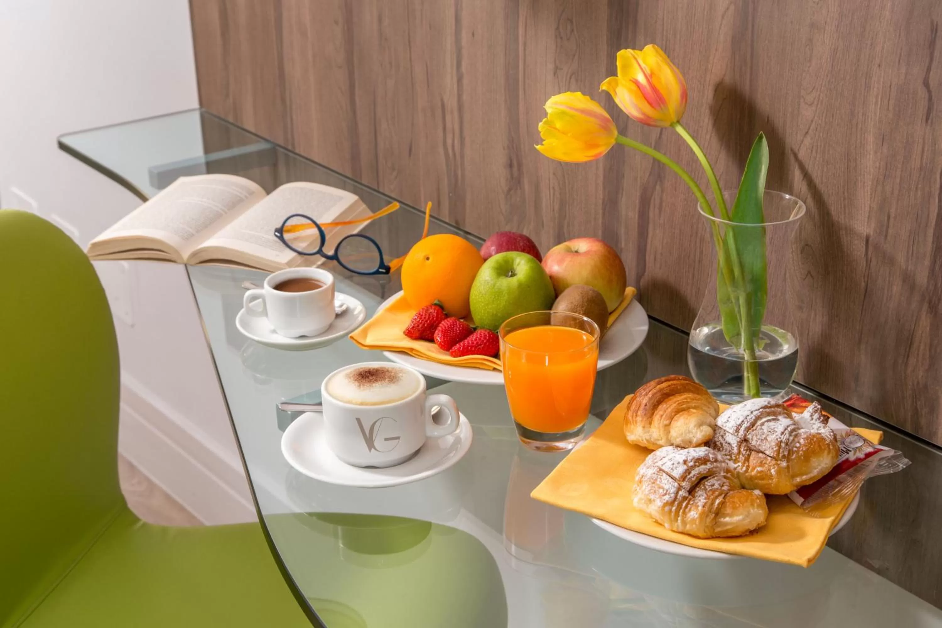 Coffee/tea facilities, Breakfast in Hotel Villa Grazioli