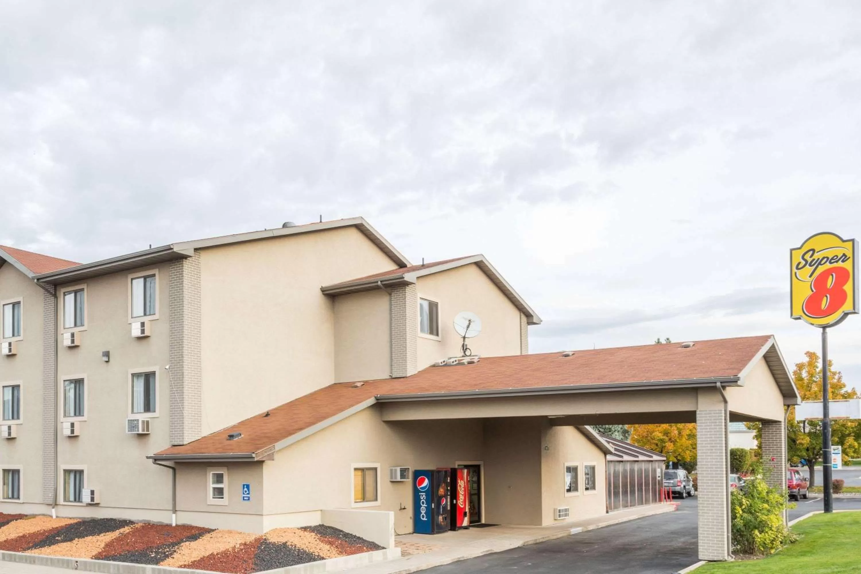 Property building in Super 8 by Wyndham Logan