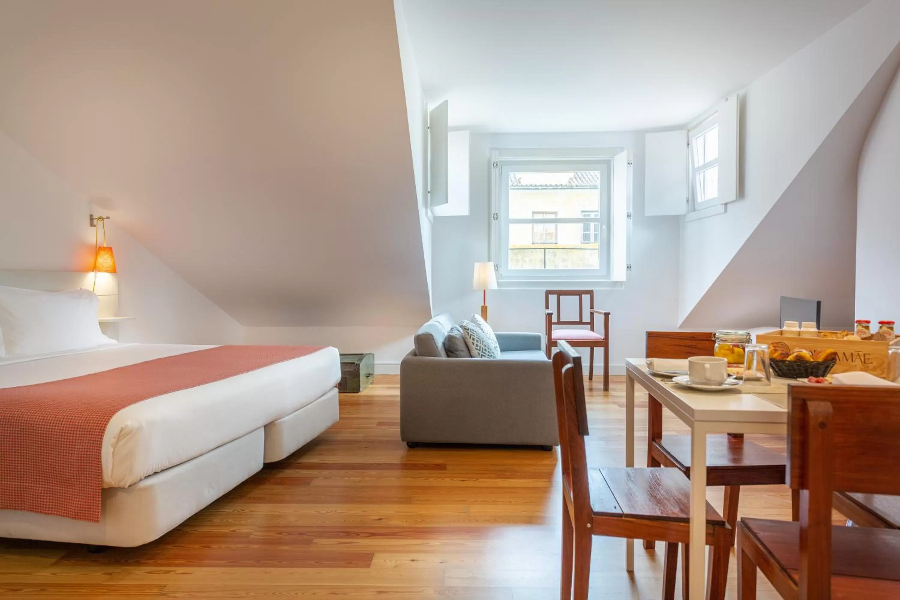 Living room, Bed in My Suite Lisbon Serviced Apartments - Principe Real