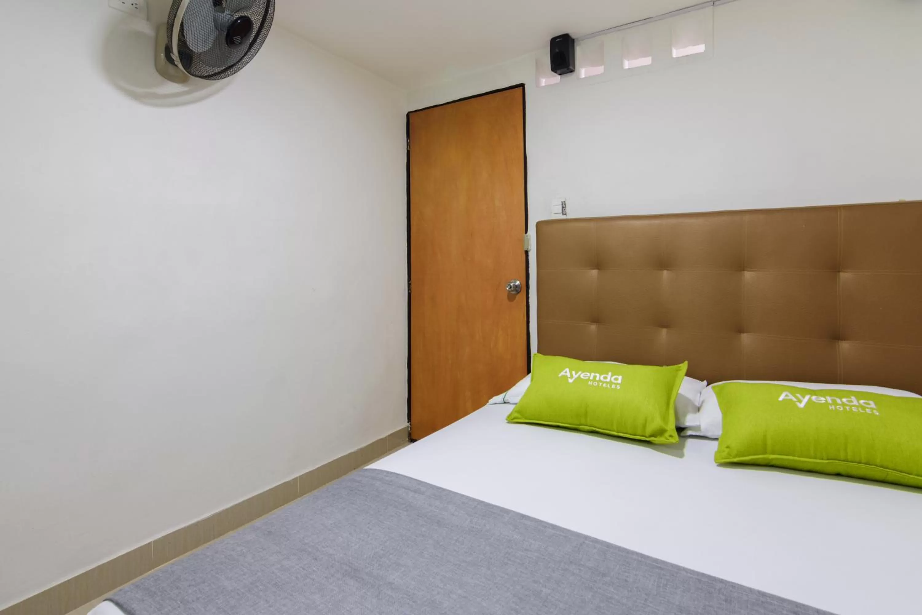 Bed in Hotel Colombia Avenida