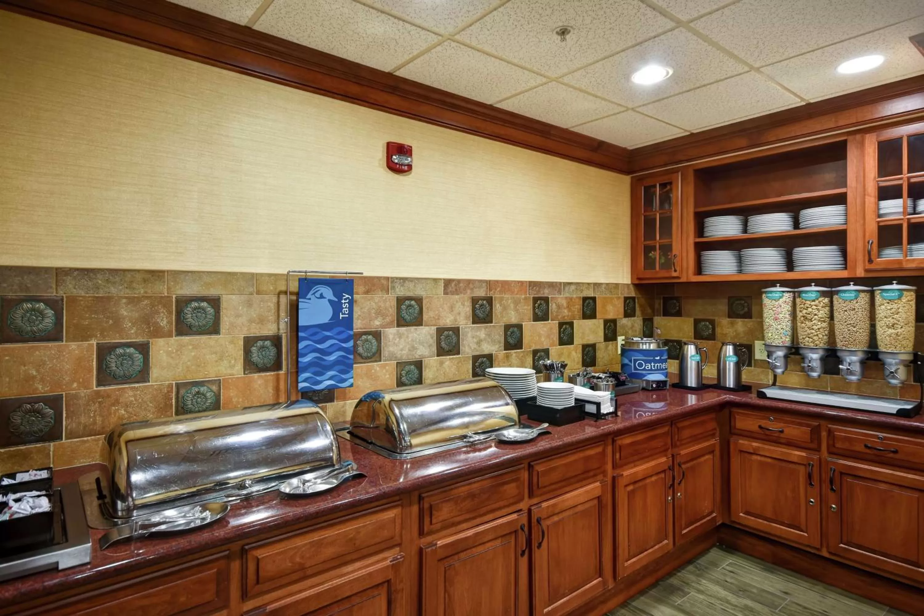 Dining area in Homewood Suites by Hilton Lancaster