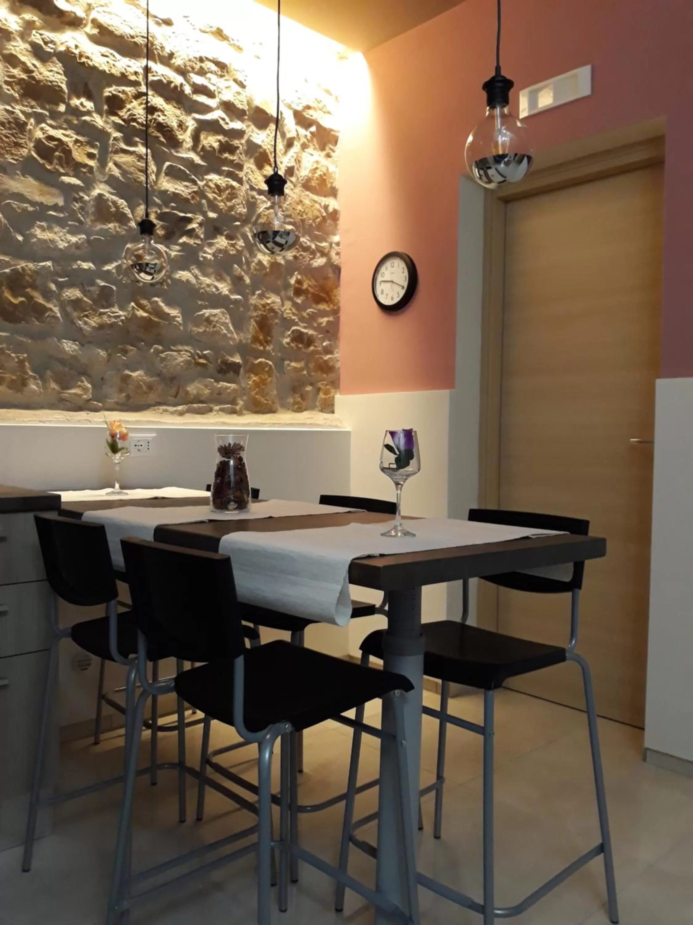 Restaurant/places to eat in Antares