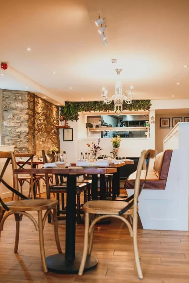 Restaurant/places to eat in JT Abergwaun hotel