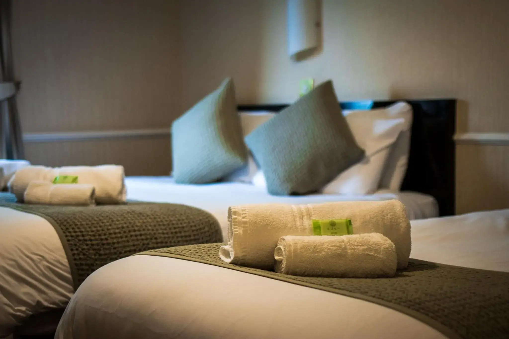 Family Room in Bowes Incline Hotel Family Room in Bowes Incline Hotel