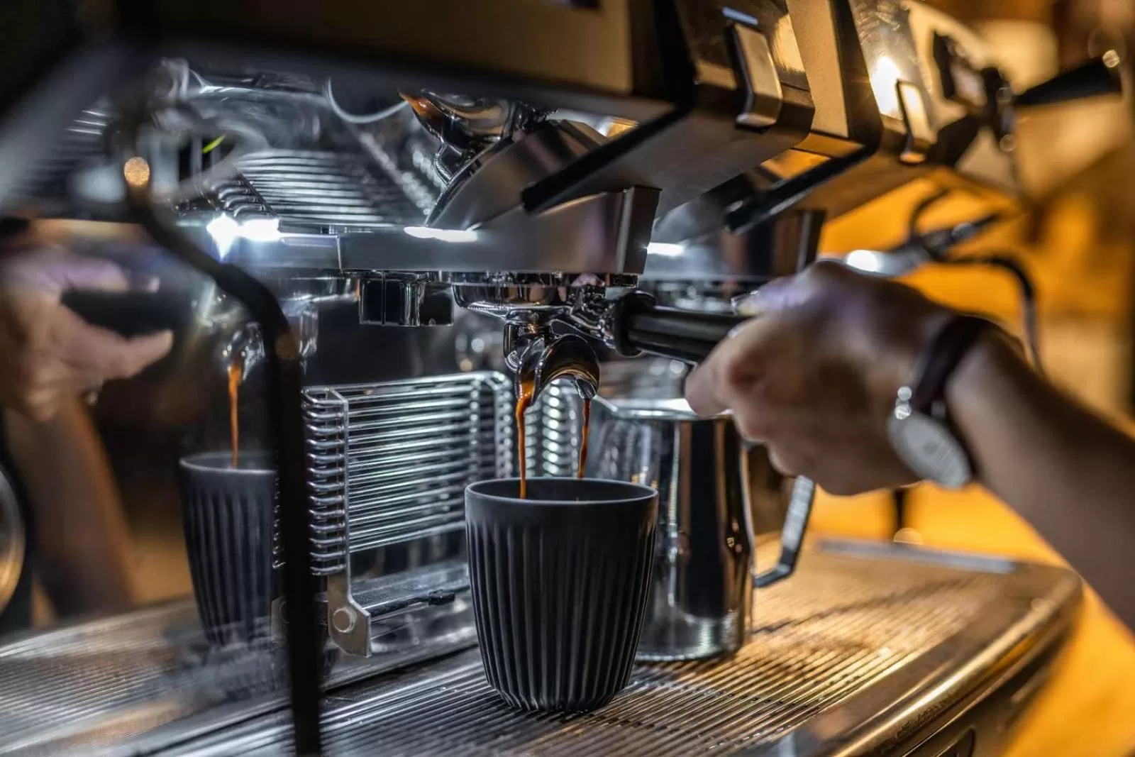 Coffee/tea facilities in Peak 12 Hotel