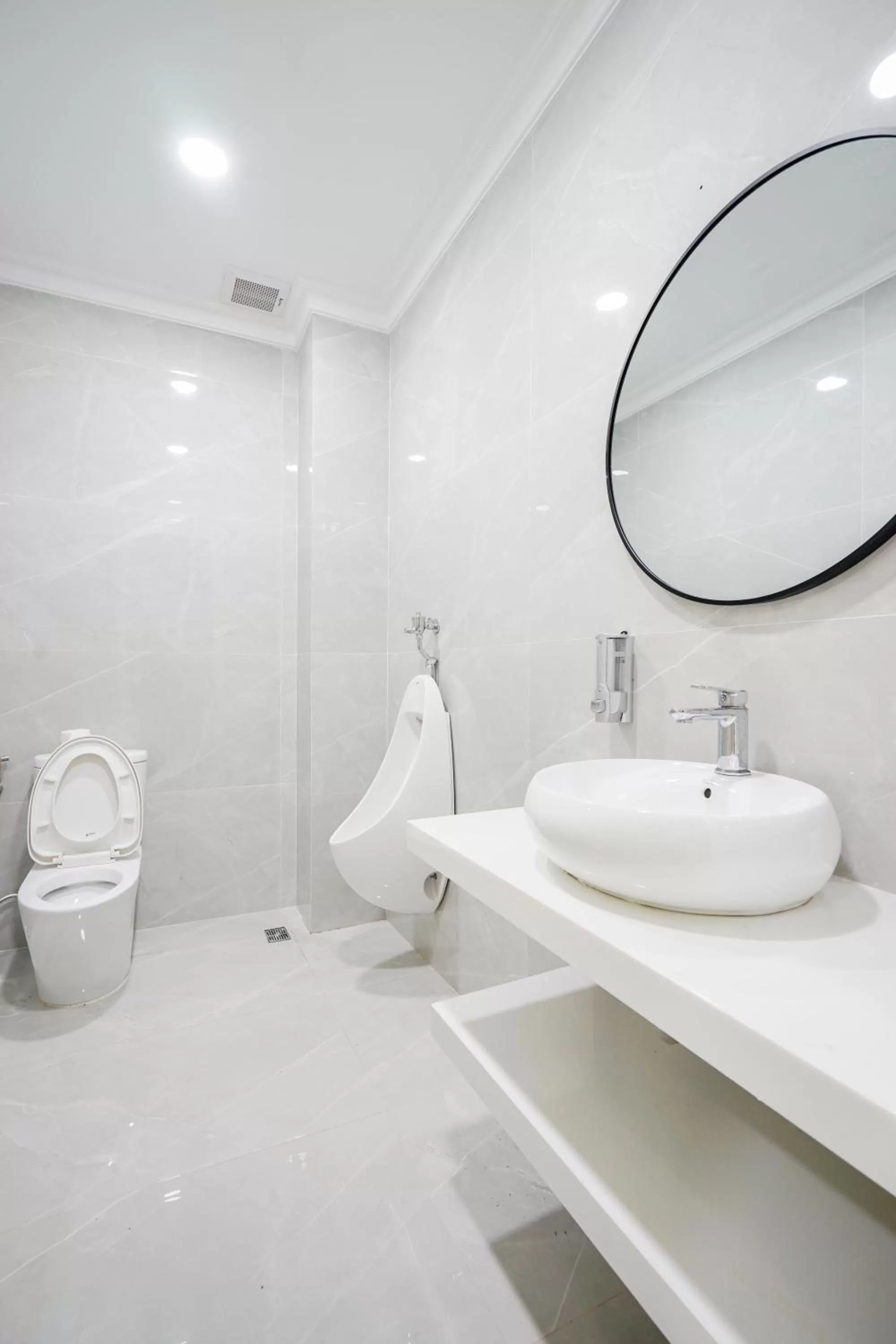 Toilet, Bathroom in SAZI HOTEL - BÙI THỊ XUÂN