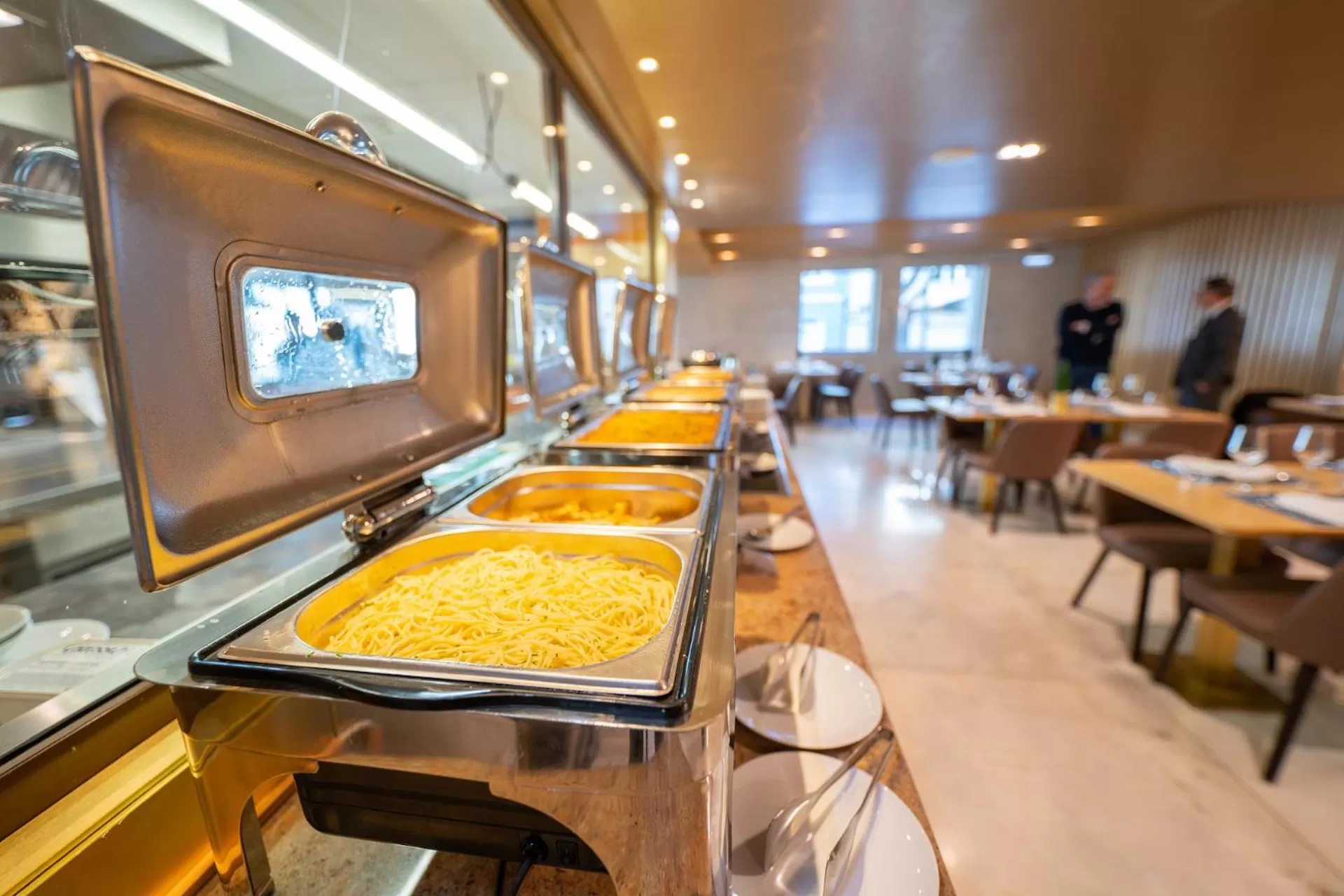 Restaurant/places to eat in Smy Lisboa