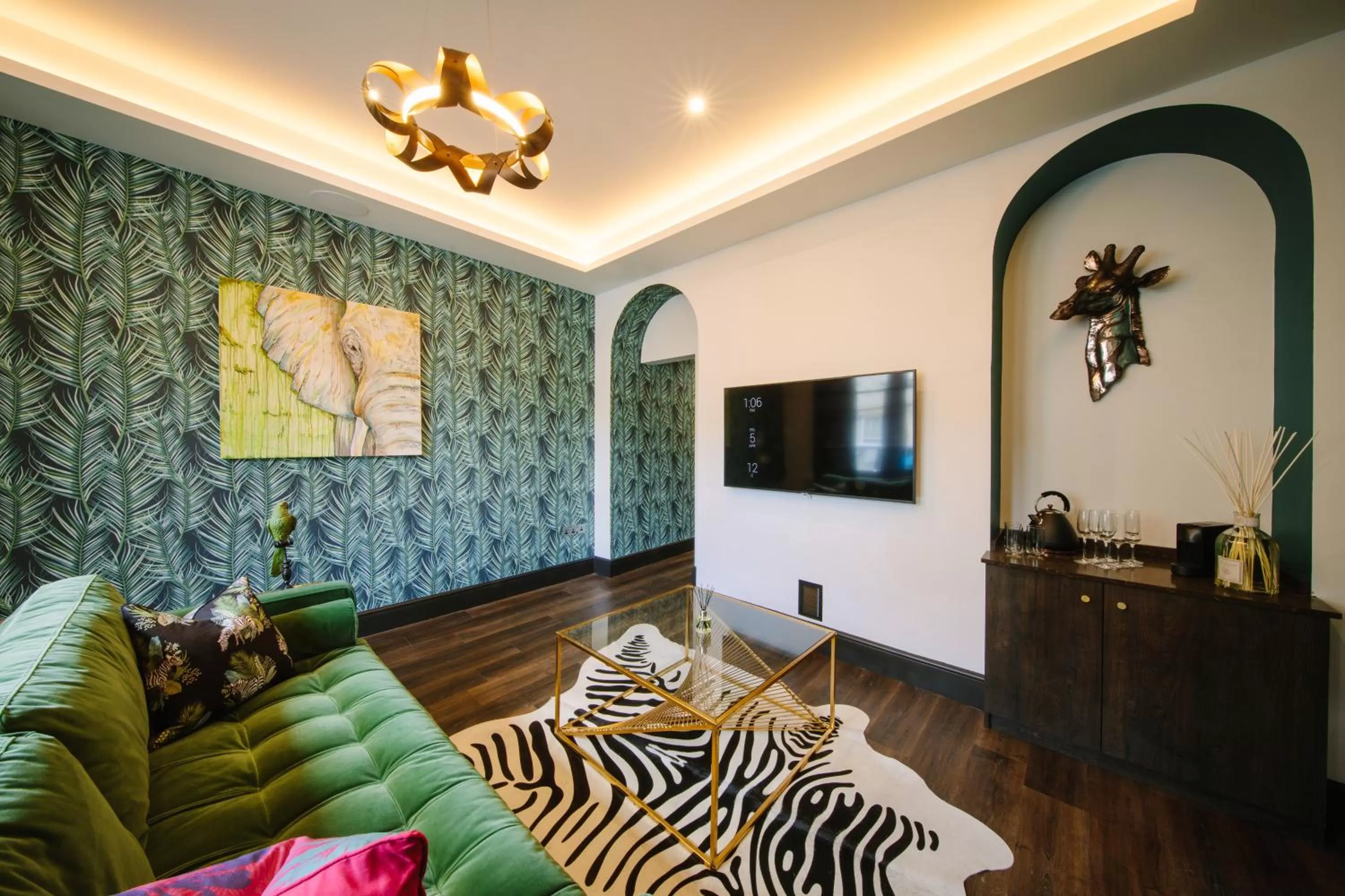 TV and multimedia in Absoluxe Suites