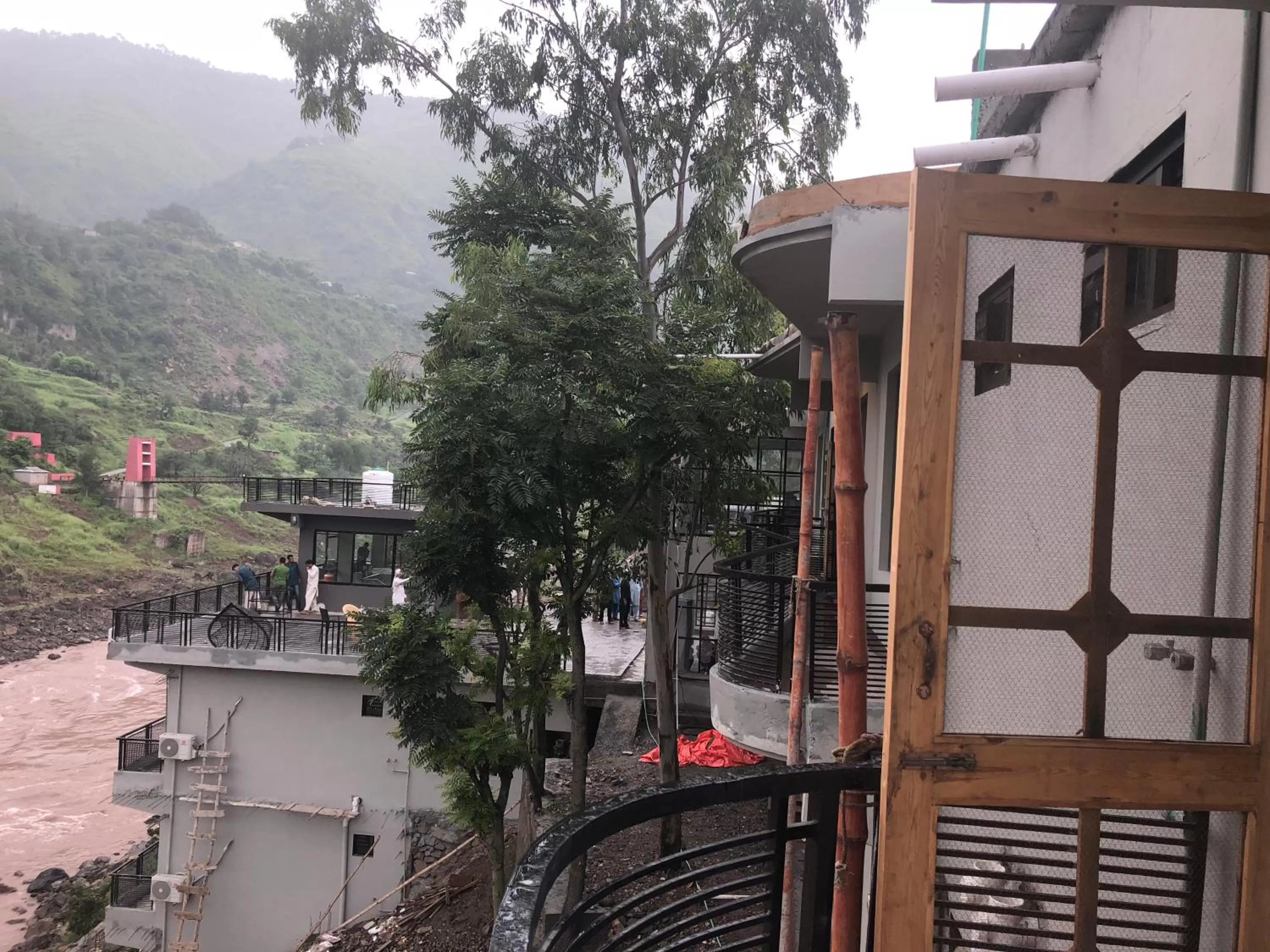 Hotel La Orilla Muzaffarabad