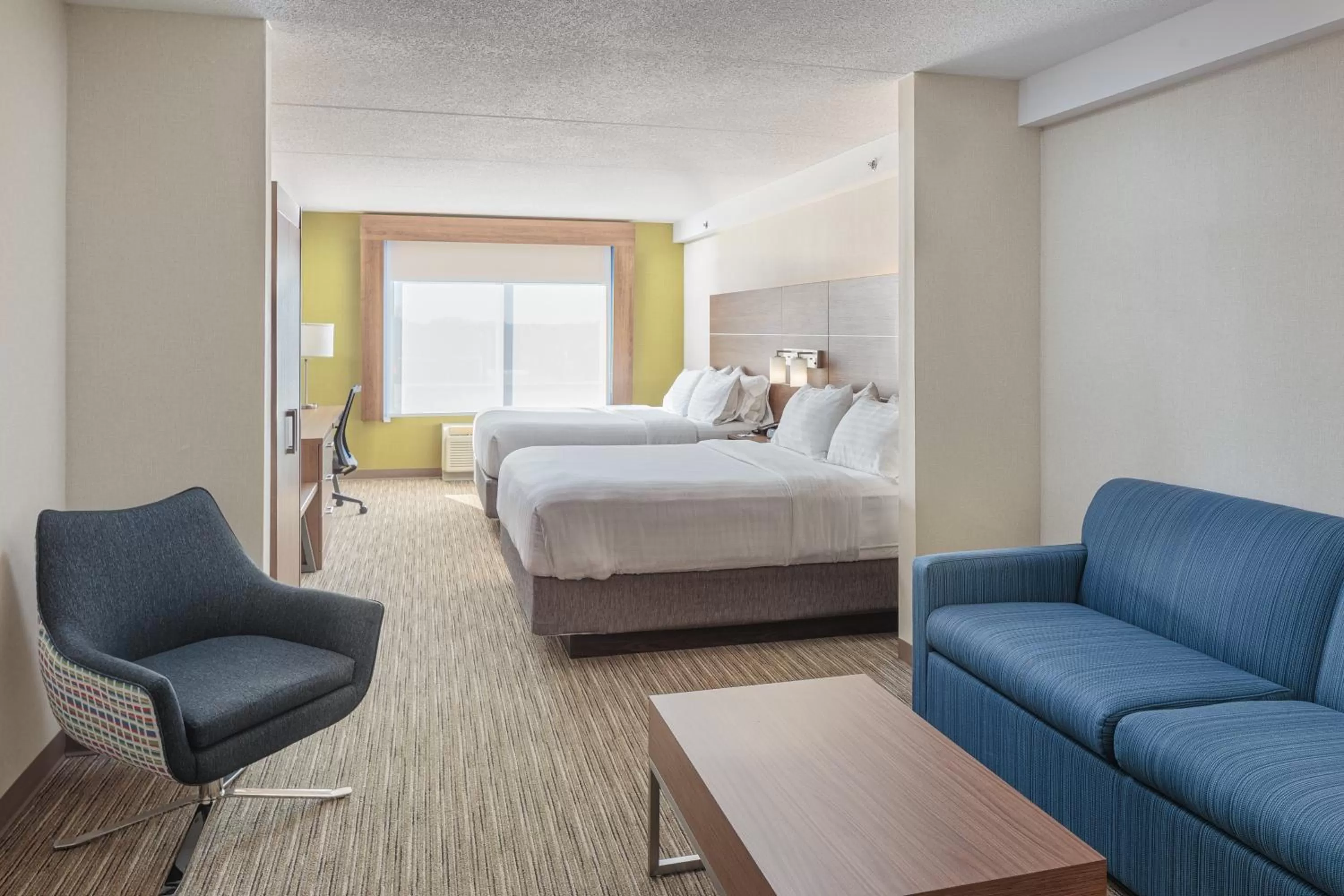 Photo of the whole room, Bed in Holiday Inn Express & Suites - Belleville by IHG