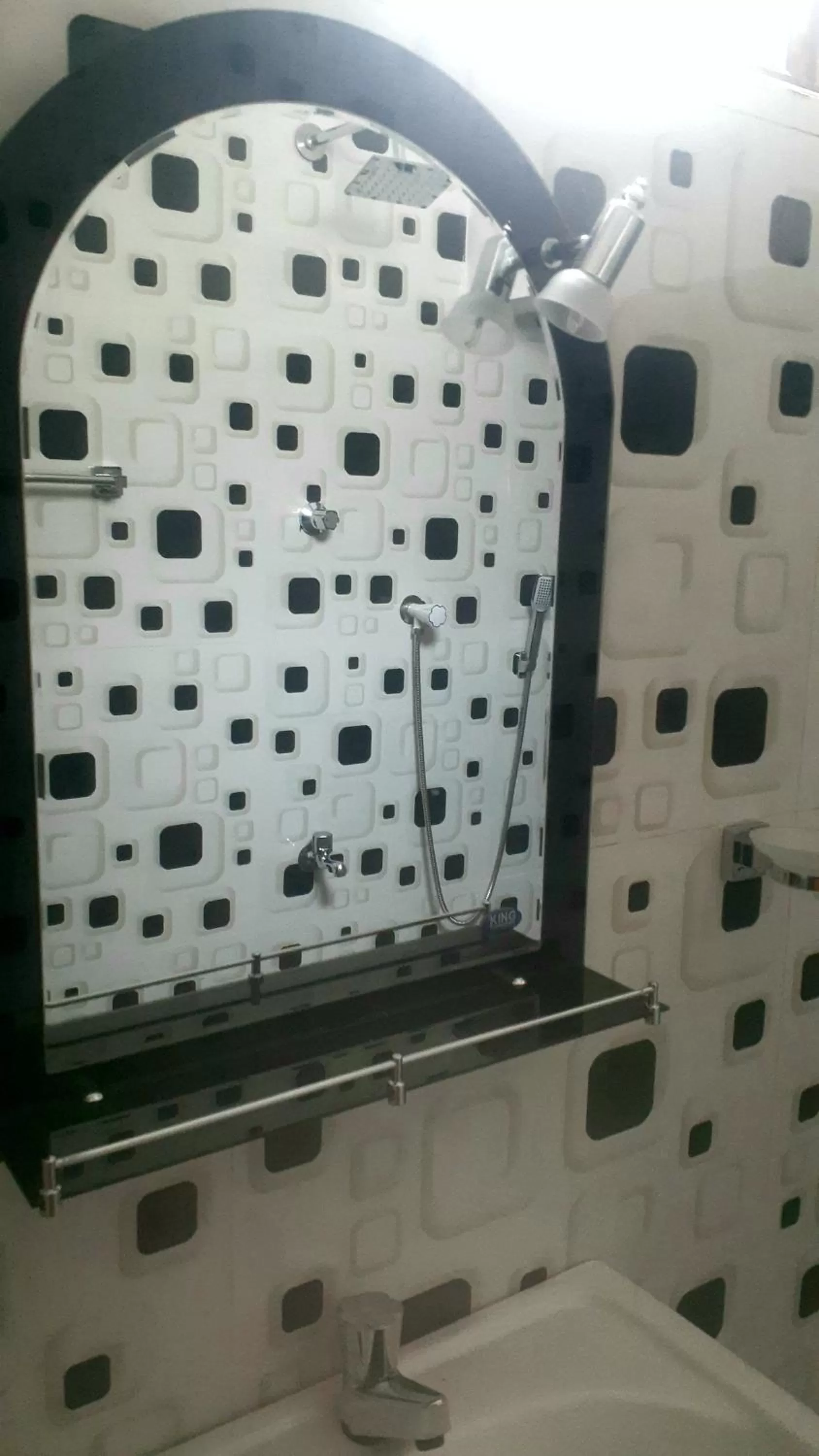 Bathroom in Airport Layover B&B