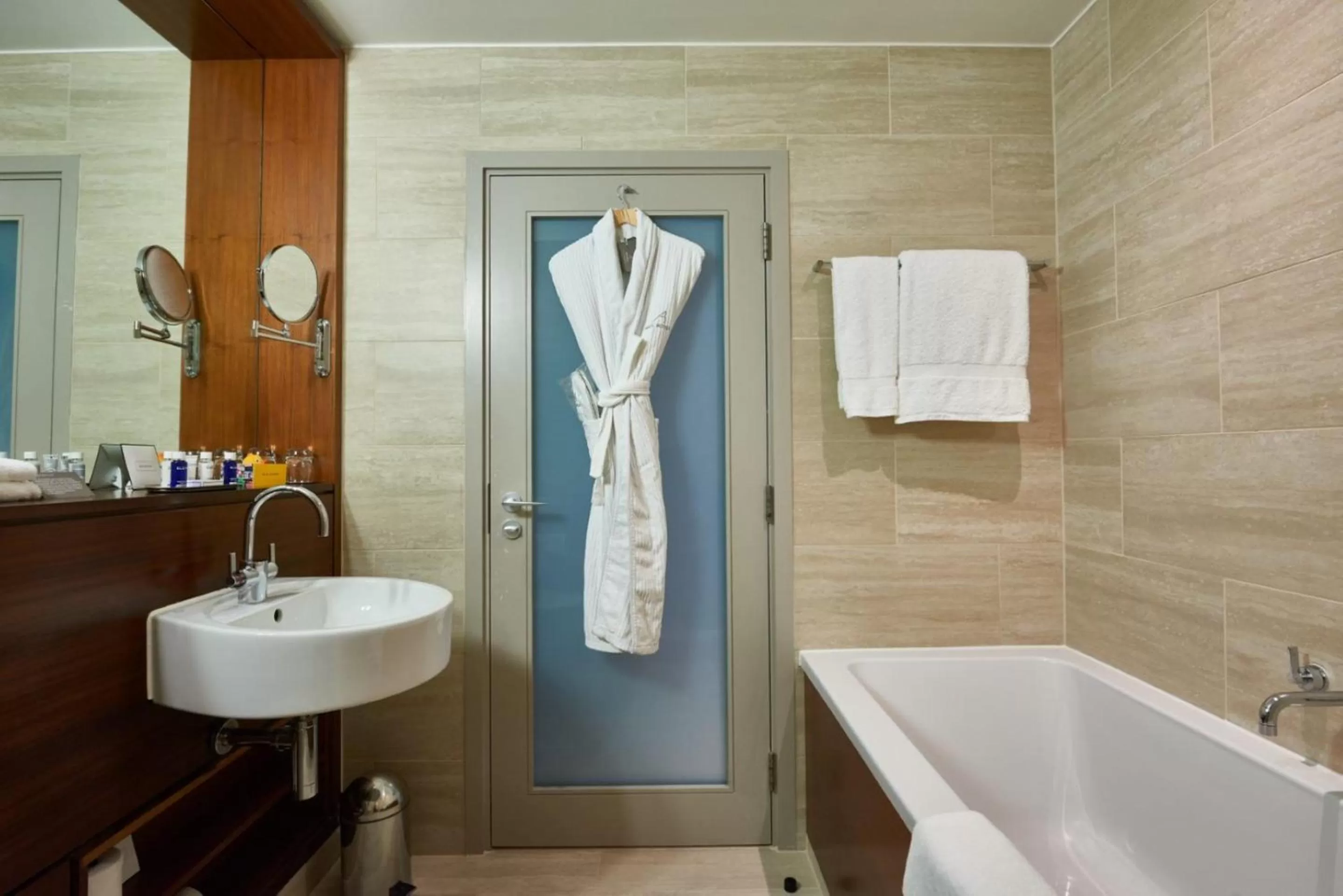 Bathroom in Apex City Of London Hotel