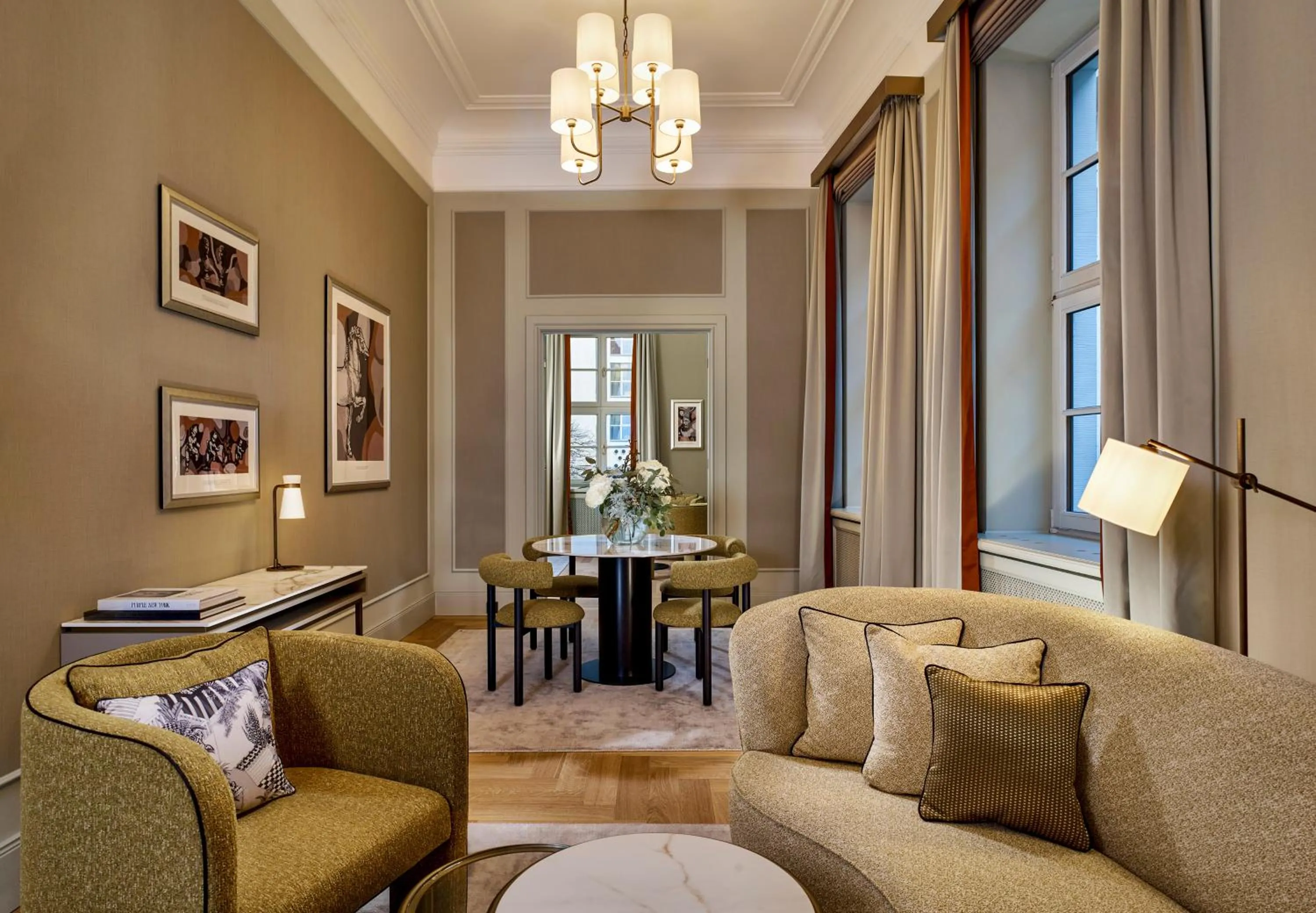 Deluxe Suite in Kempinski Hotel Taschenbergpalais Dresden