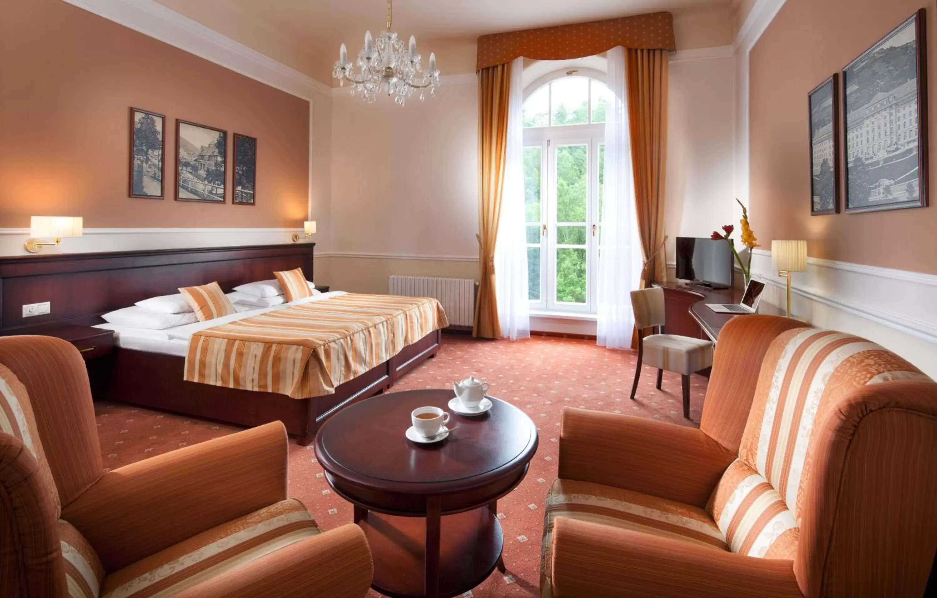 Superior Double or Twin Room in Hotel Radium Palace Superior Double or Twin Room in Hotel Radium Palace