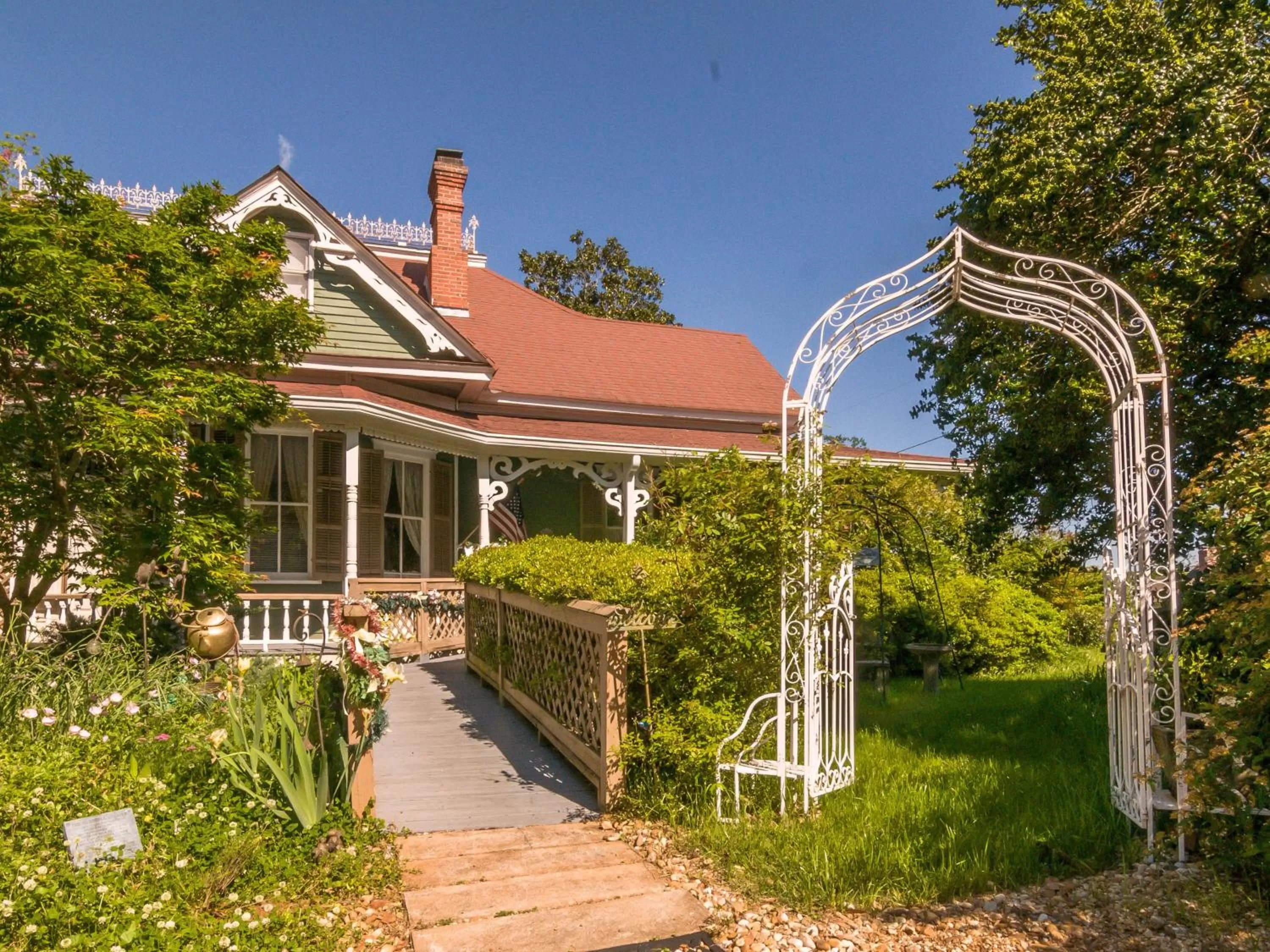 Property building in Holly House of Hamilton