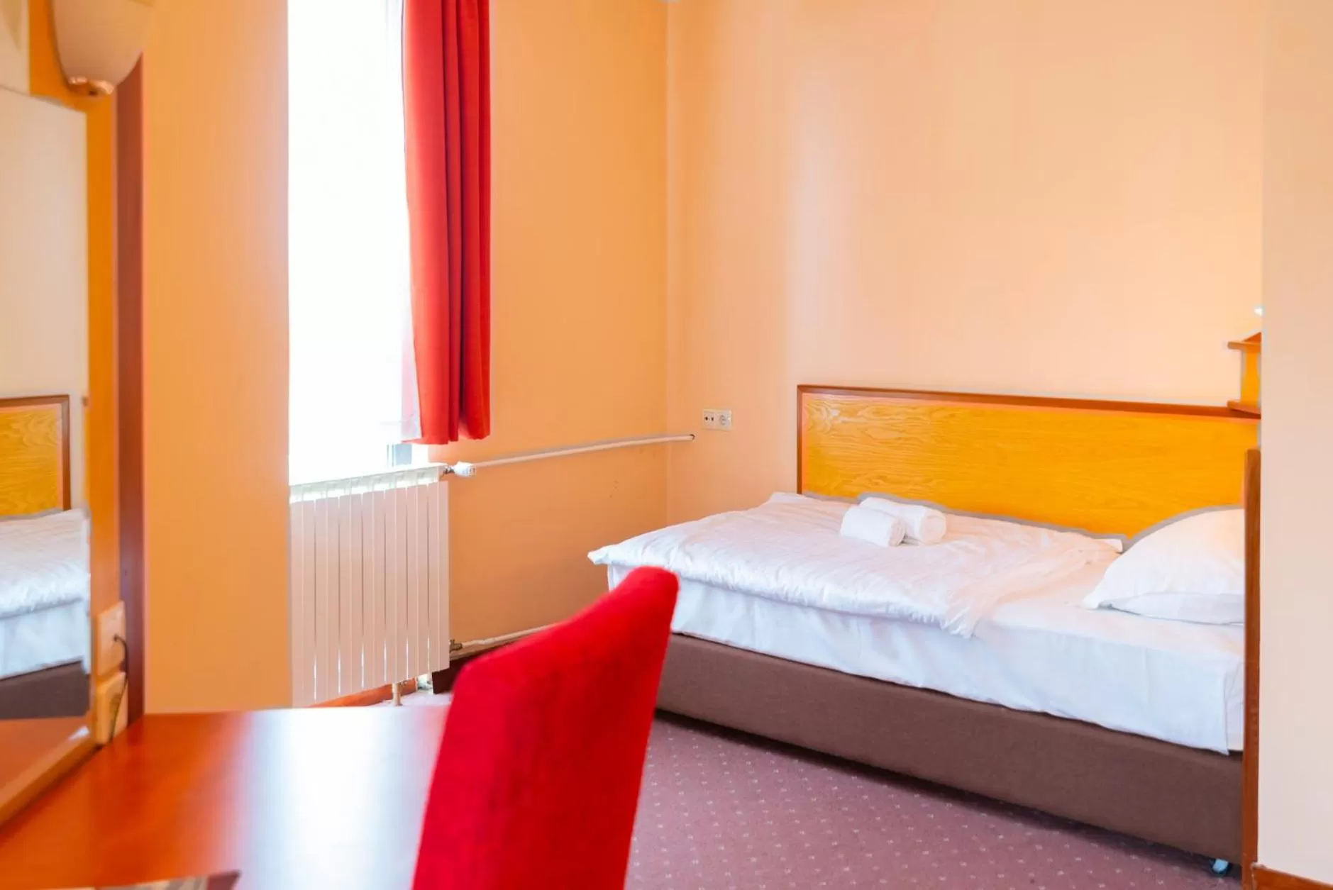 Bedroom, Bed in Hotel Park