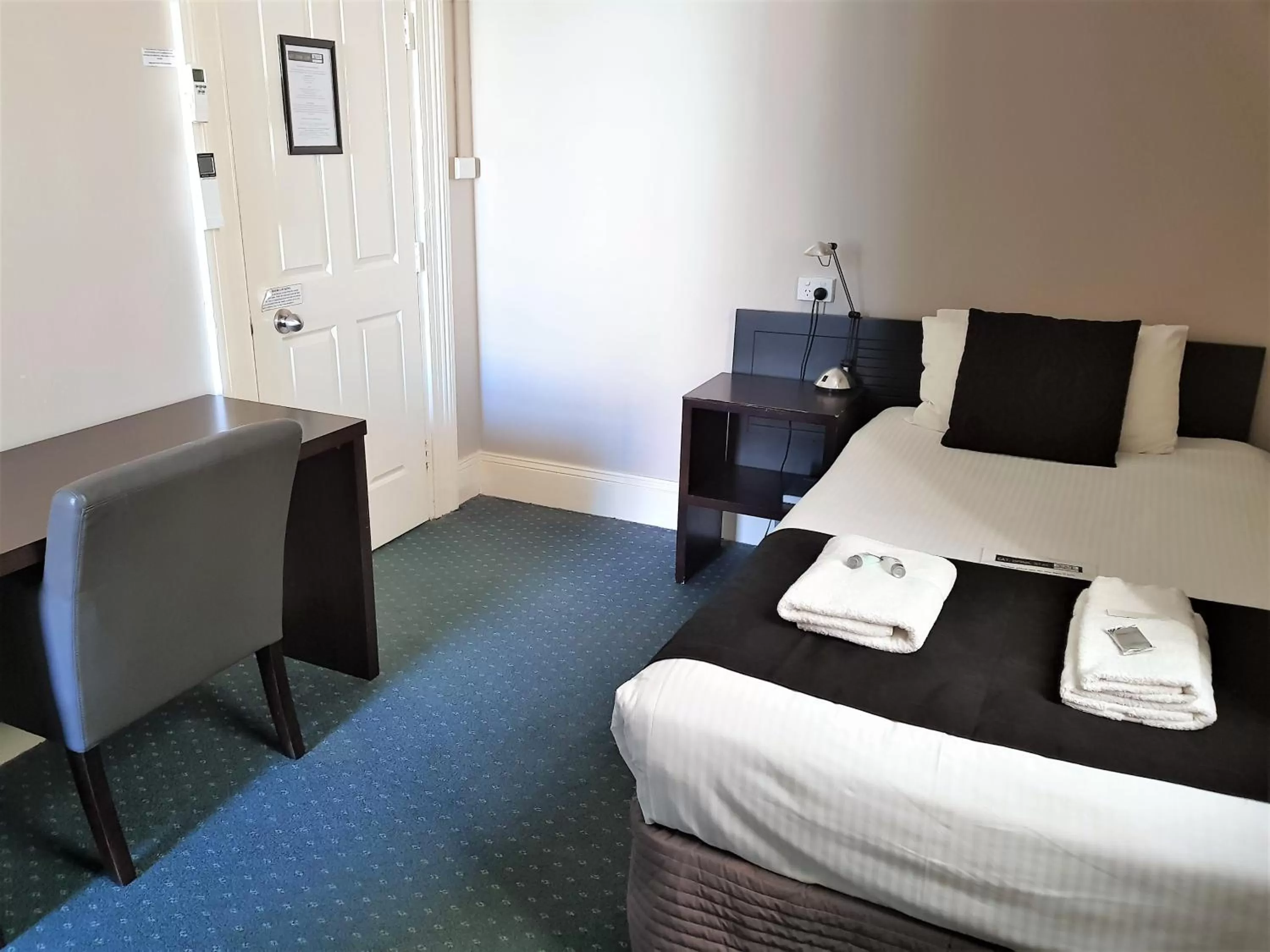 Bedroom, Bed in Grand Hotel