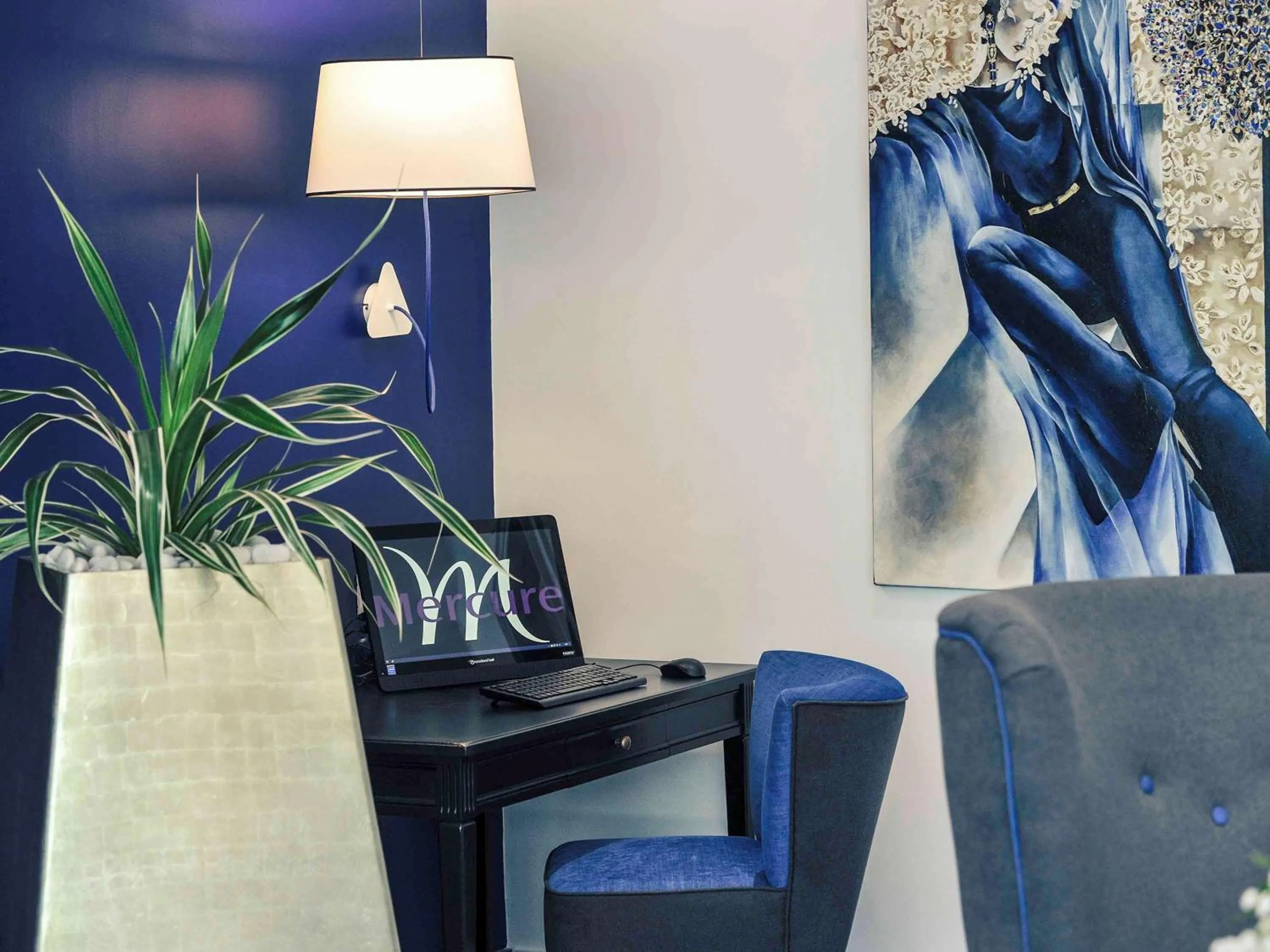 On site in Mercure Paris Saint Cloud Hippodrome