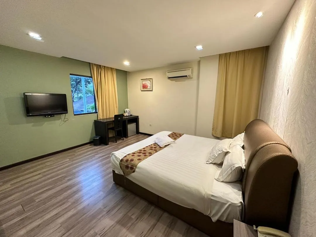 Photo of the whole room, Bed in I Garden Hotel