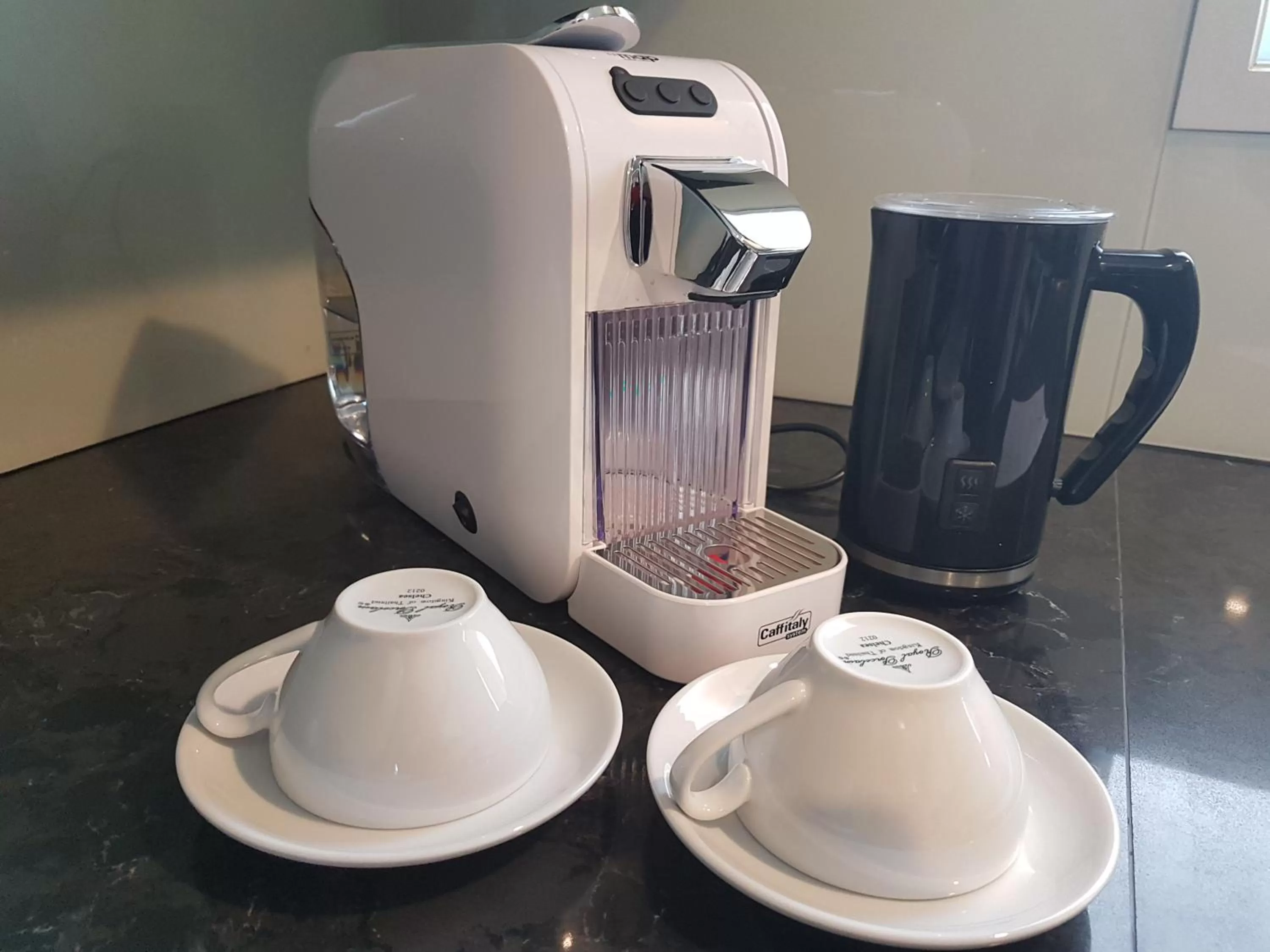 Coffee/tea facilities in Kings On Peace