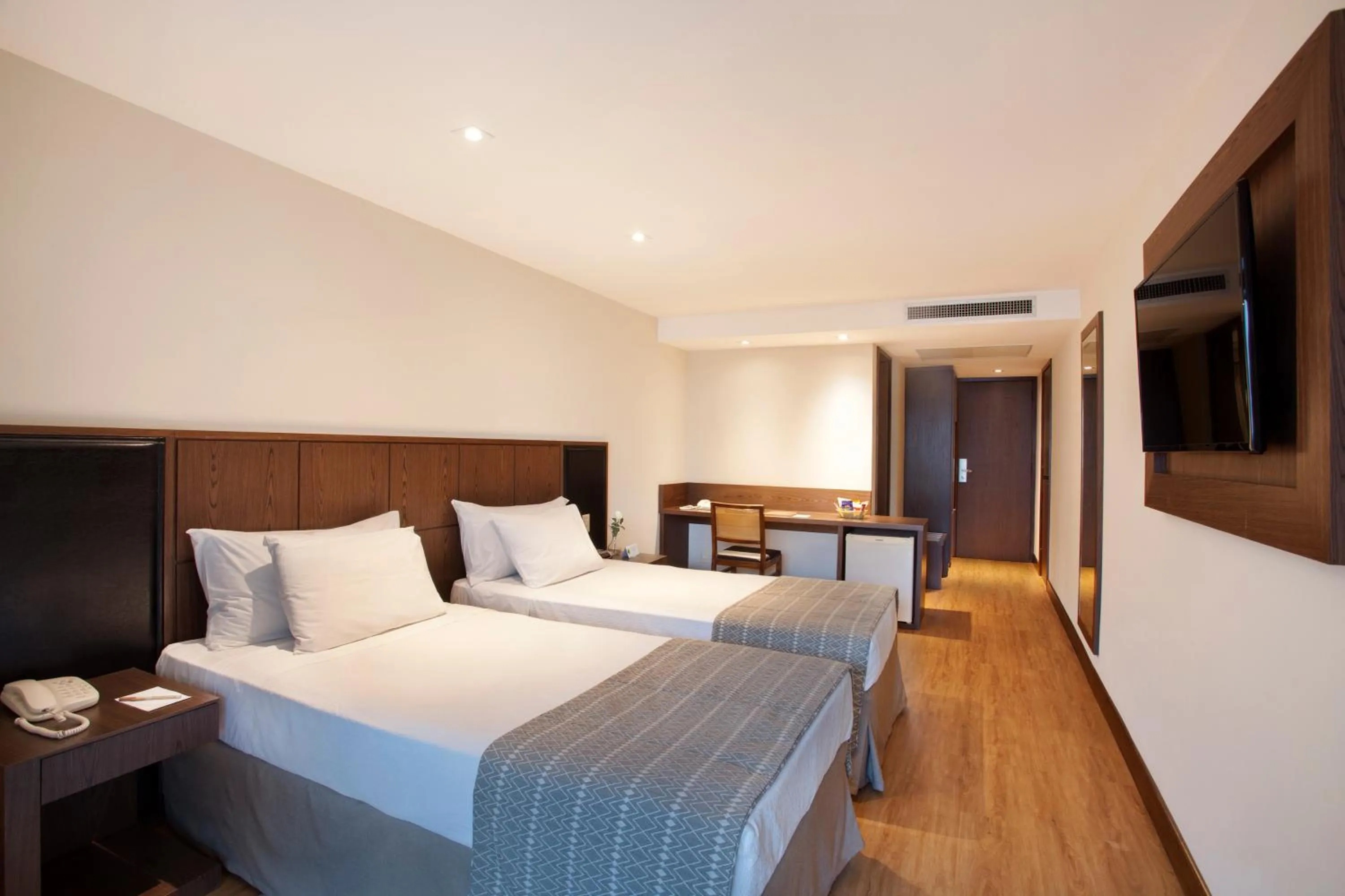 Photo of the whole room, Bed in Windsor Palace Copacabana